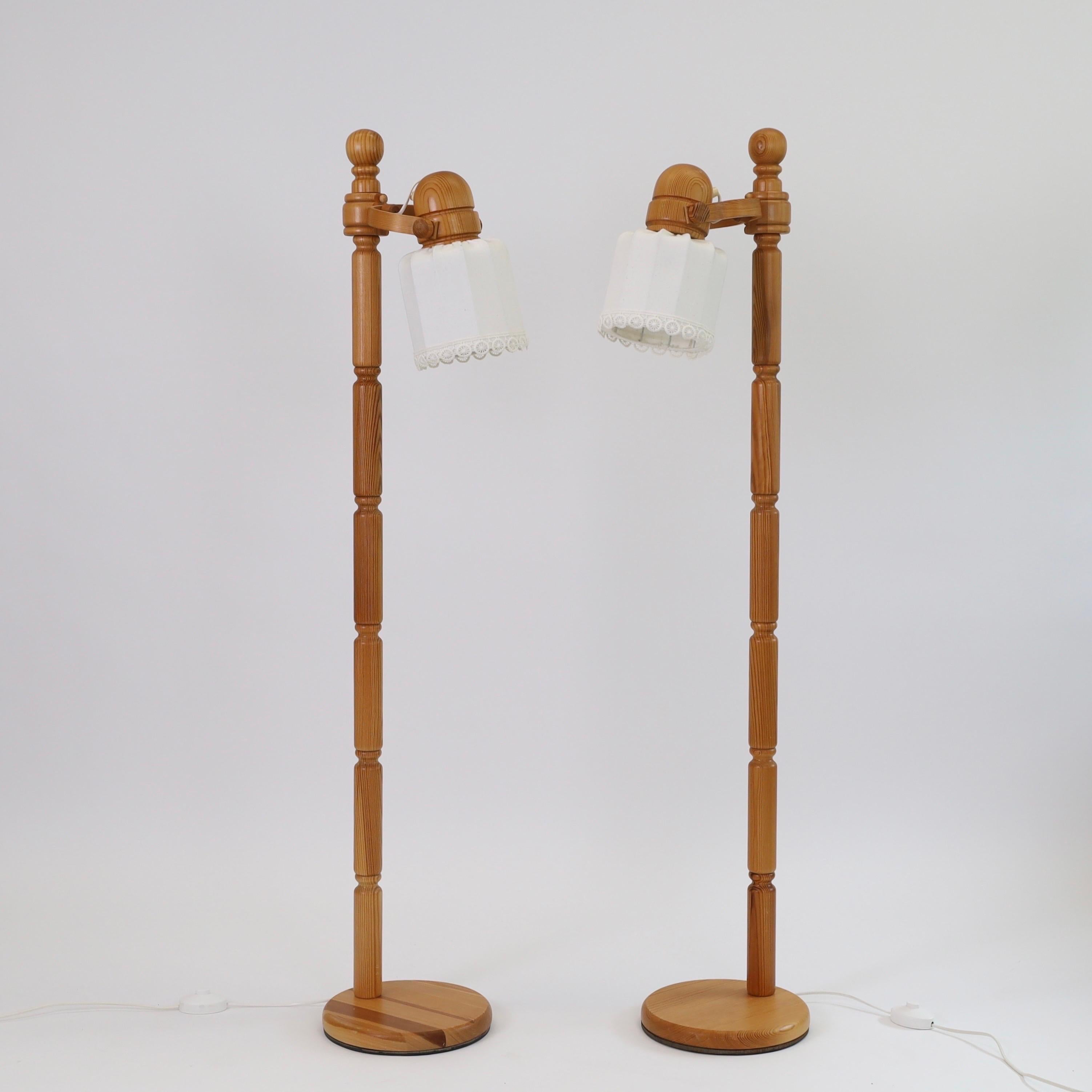 Fine XX secolo Set di lampade da terra moderne svedesi in Wood di Markslöjd, anni '70, Svezia in vendita