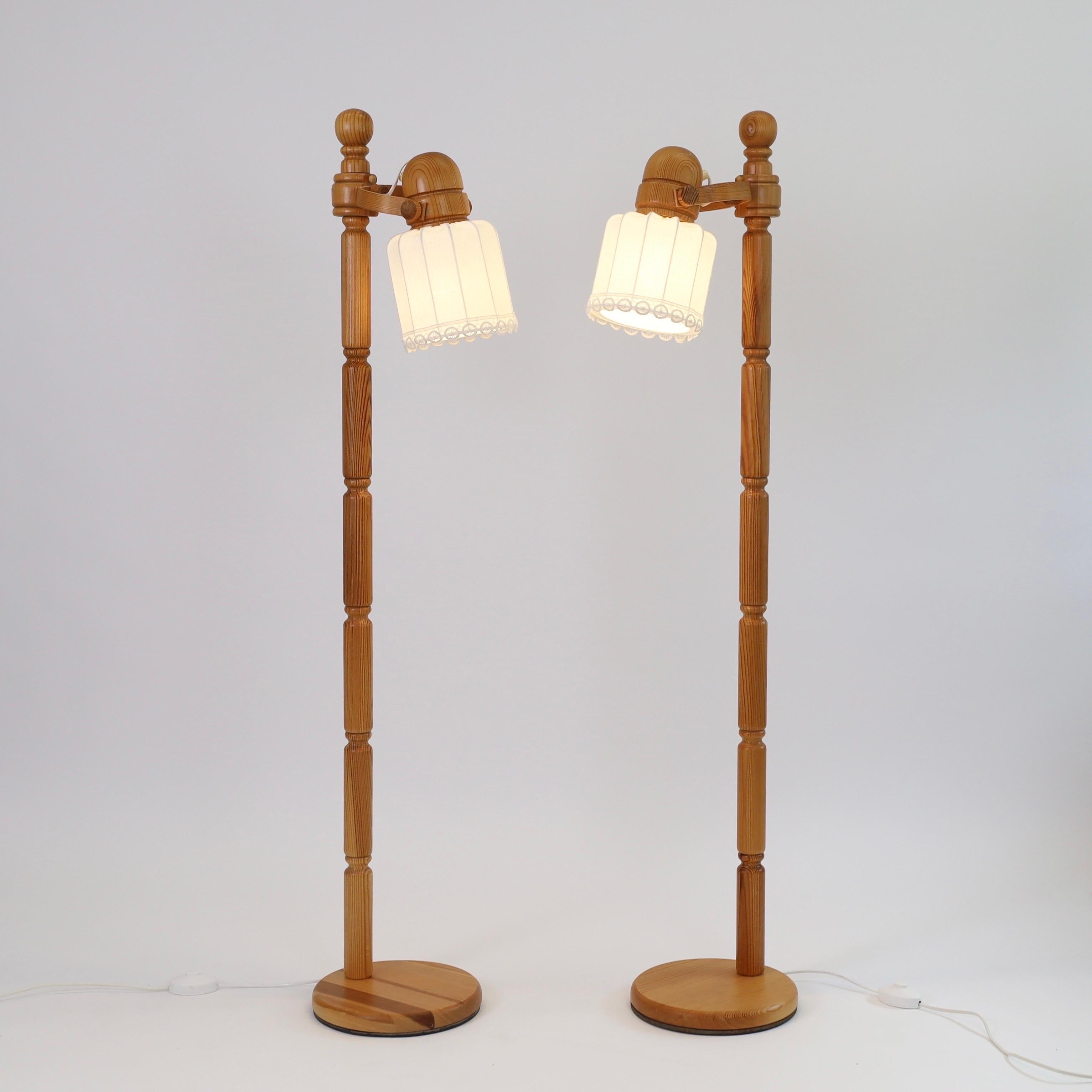 Legno Set di lampade da terra moderne svedesi in Wood di Markslöjd, anni '70, Svezia in vendita