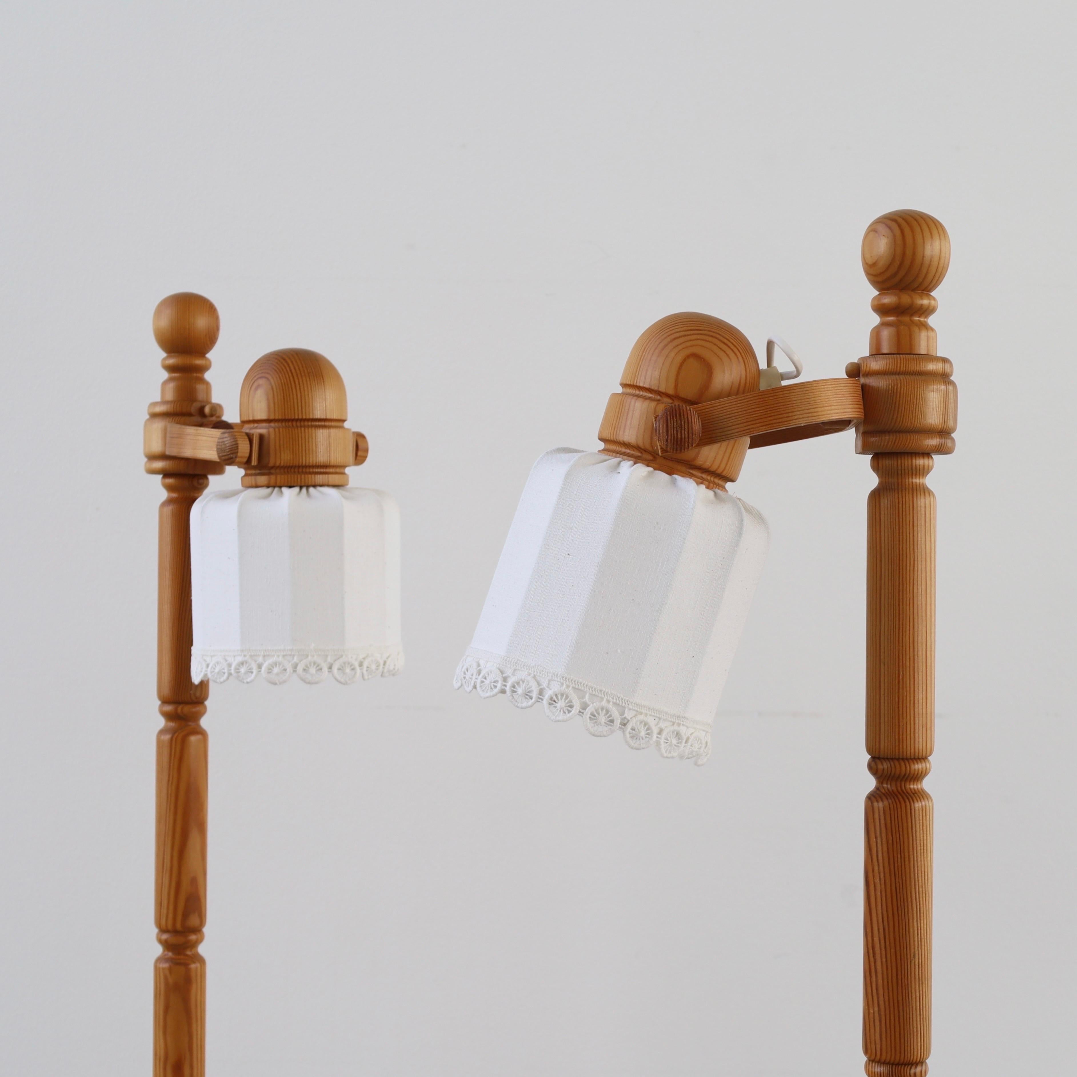 Set di lampade da terra moderne svedesi in Wood di Markslöjd, anni '70, Svezia in vendita 1