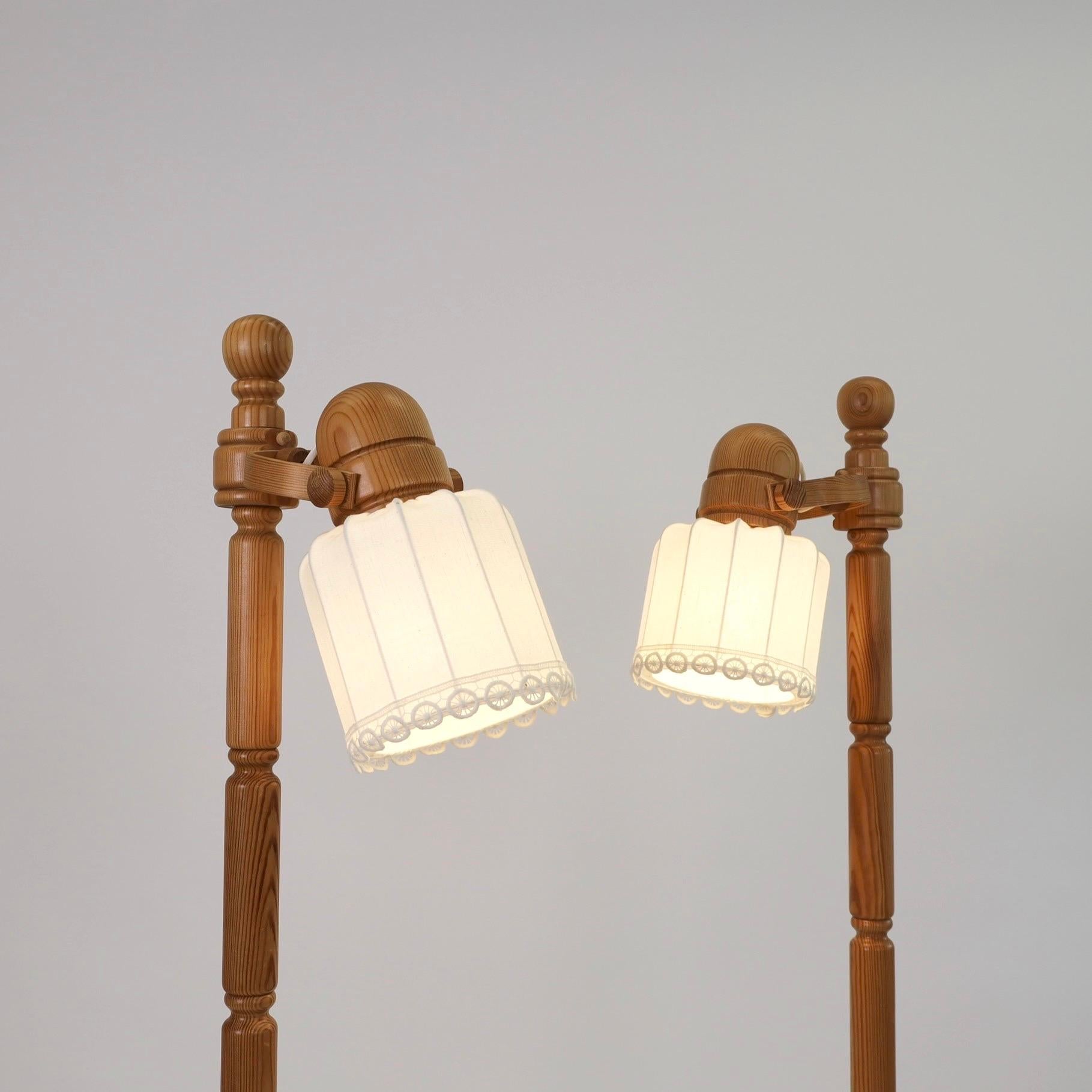 Set di lampade da terra moderne svedesi in Wood di Markslöjd, anni '70, Svezia in vendita 2