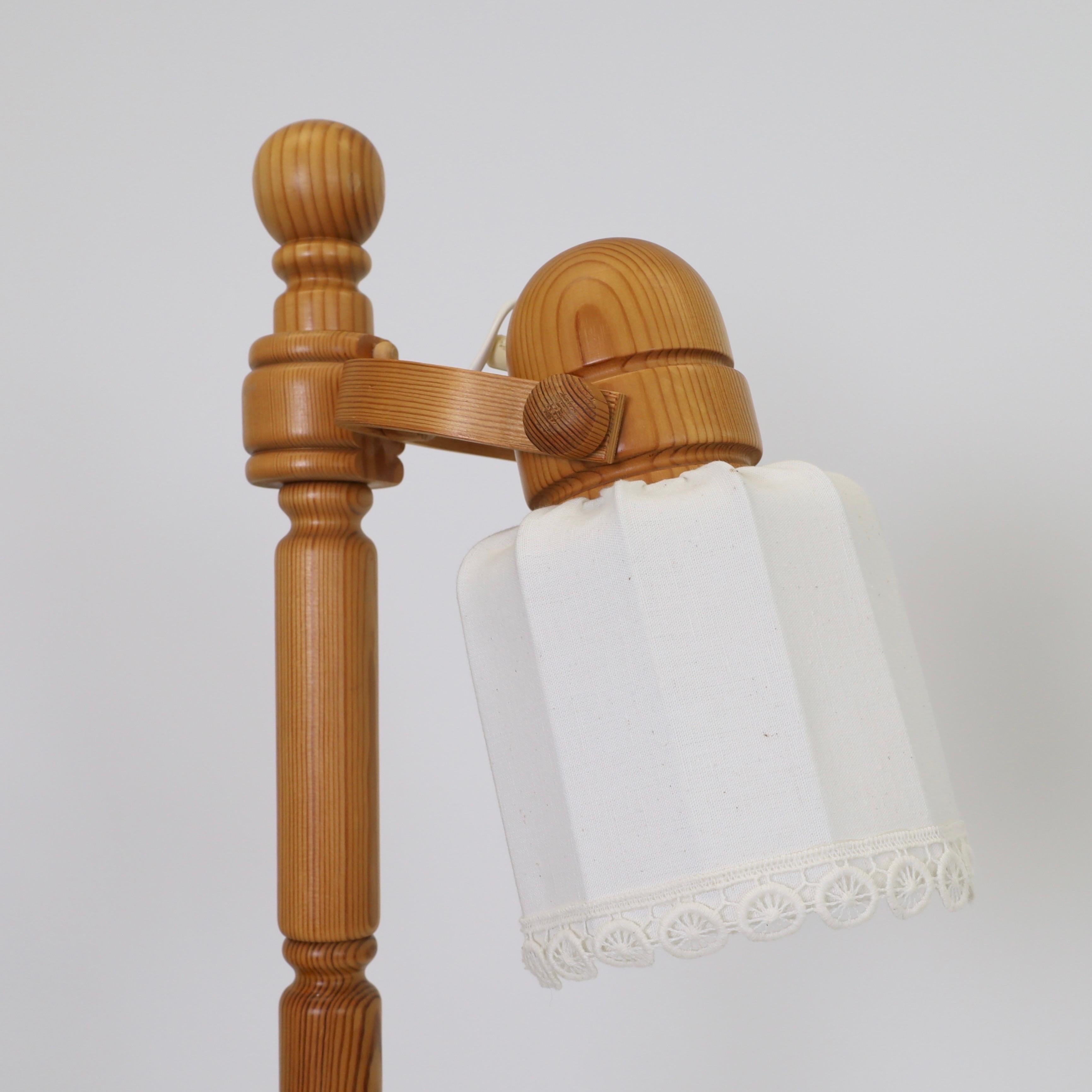 Set di lampade da terra moderne svedesi in Wood di Markslöjd, anni '70, Svezia in vendita 3