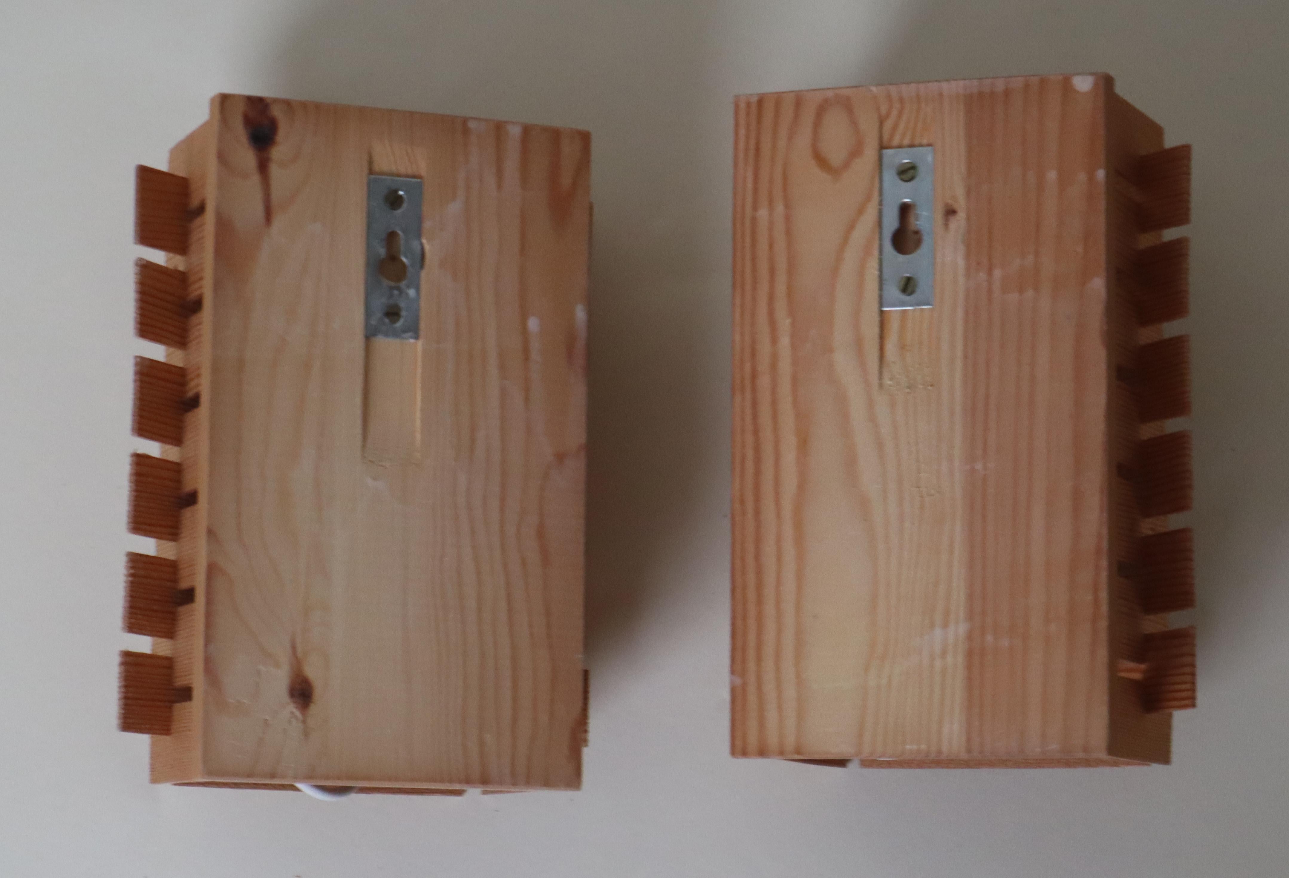 Fait main Ensemble d'appliques en pin suédois des années 1970 en vente