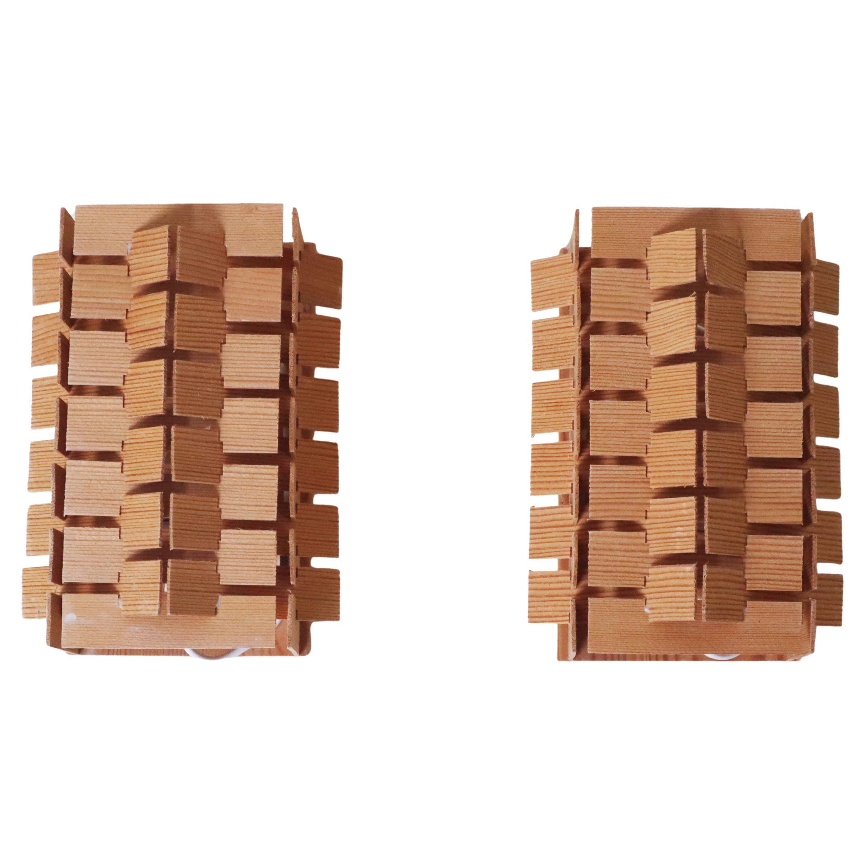 Ensemble d
appliques en pin suédois des années 1970 en vente