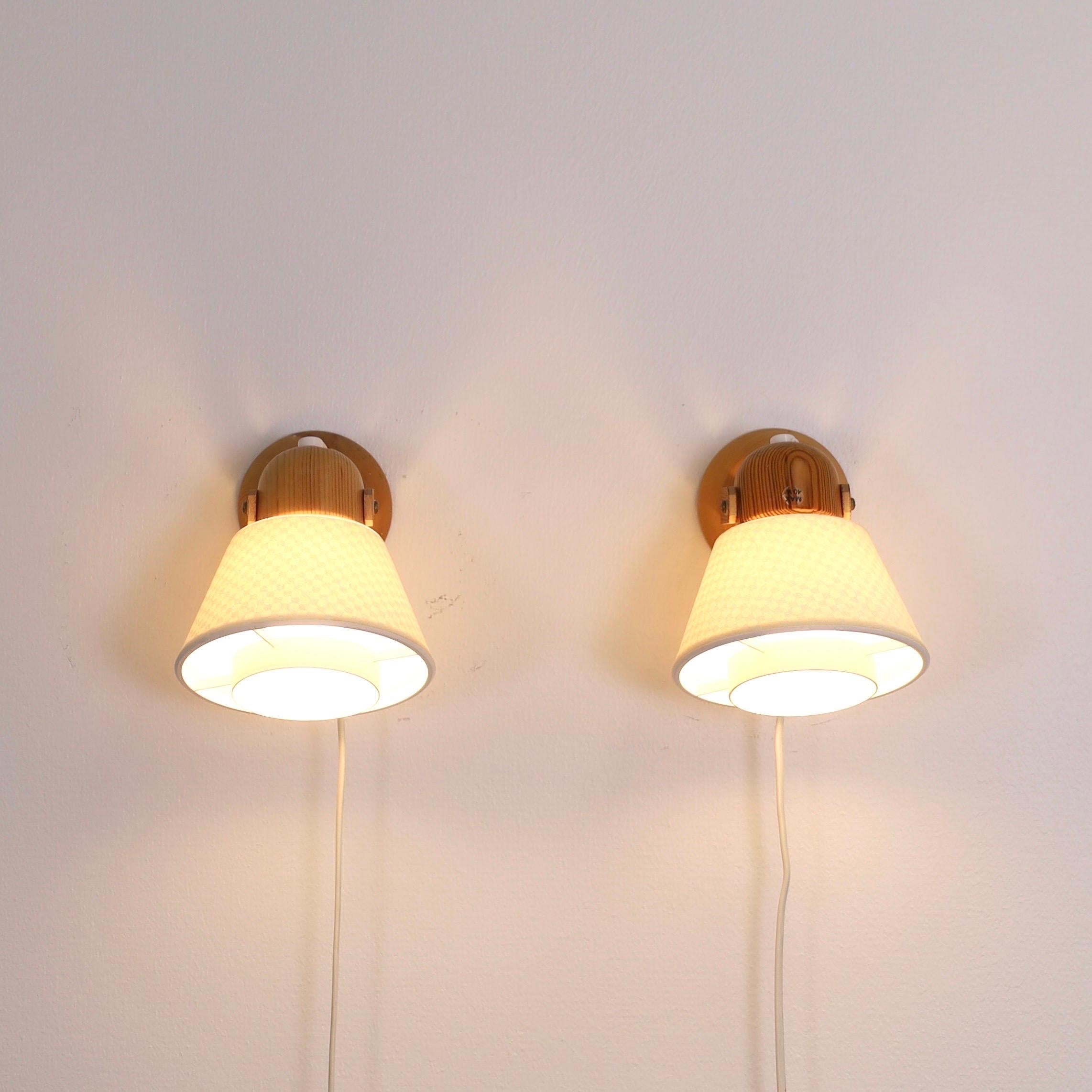 Set of Swedish Pine Wood bed lamps by Solbackens Svarveri, Sweden, 1970s For Sale 1