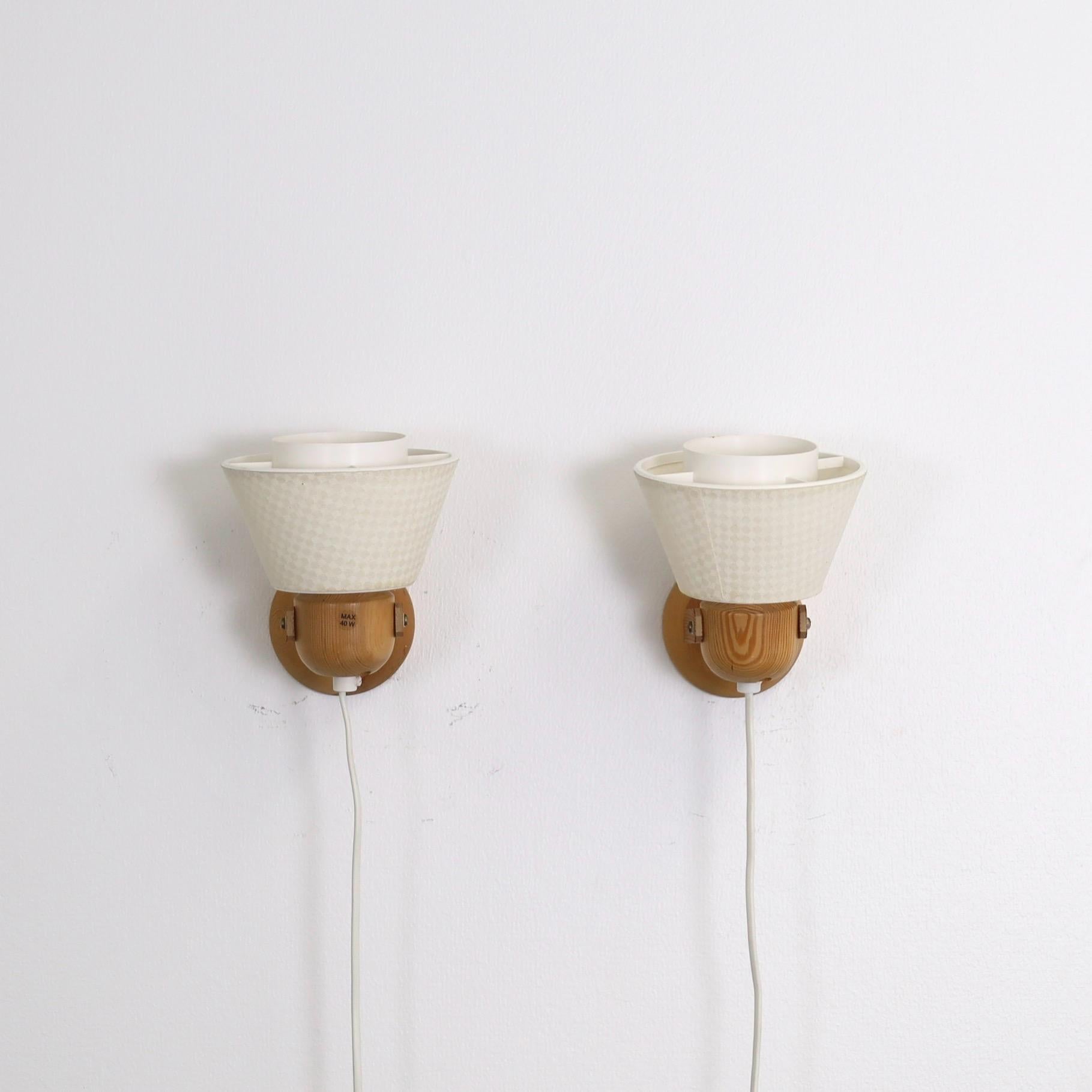 Set of Swedish Pine Wood bed lamps by Solbackens Svarveri, Sweden, 1970s For Sale 4