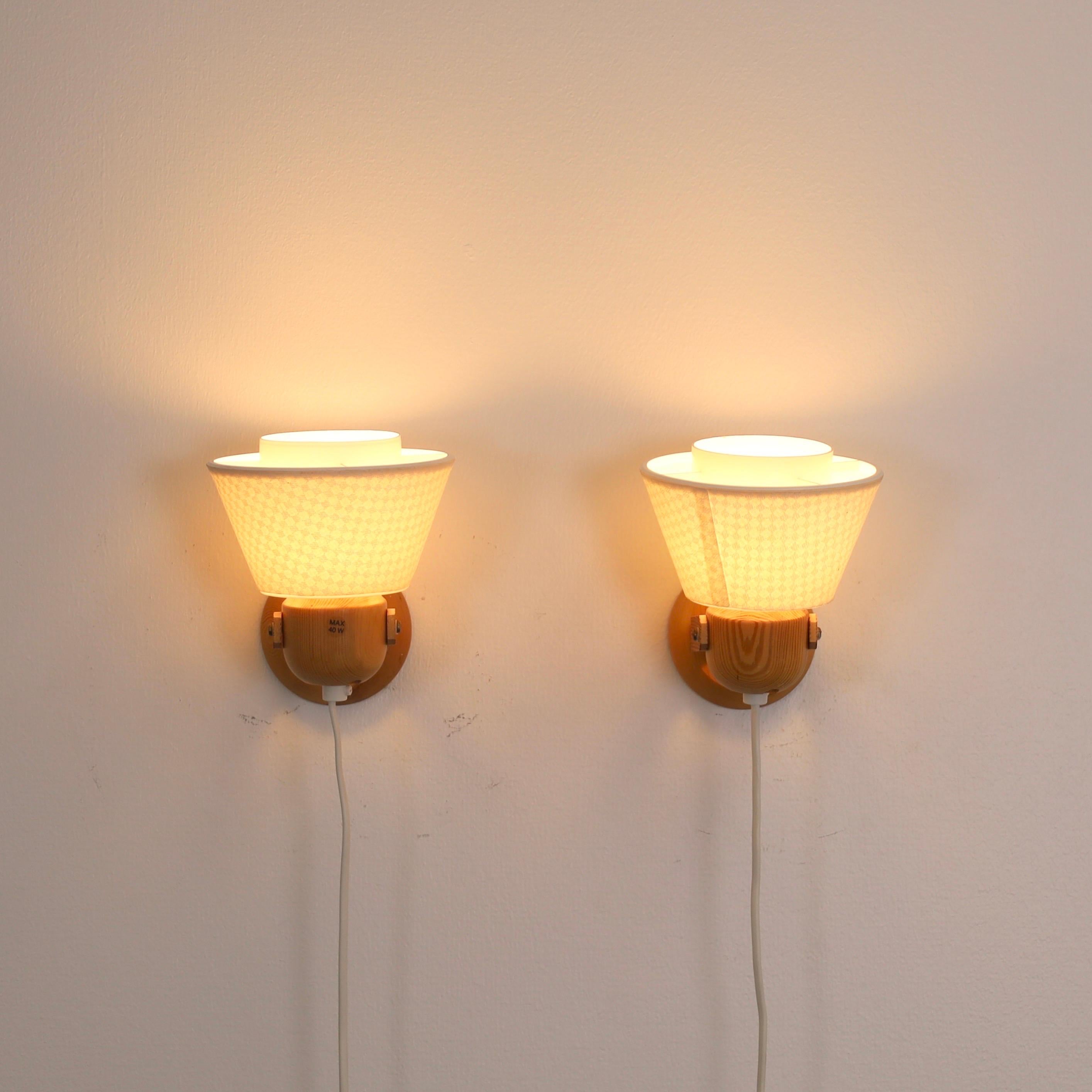 Set of Swedish Pine Wood bed lamps by Solbackens Svarveri, Sweden, 1970s For Sale 5
