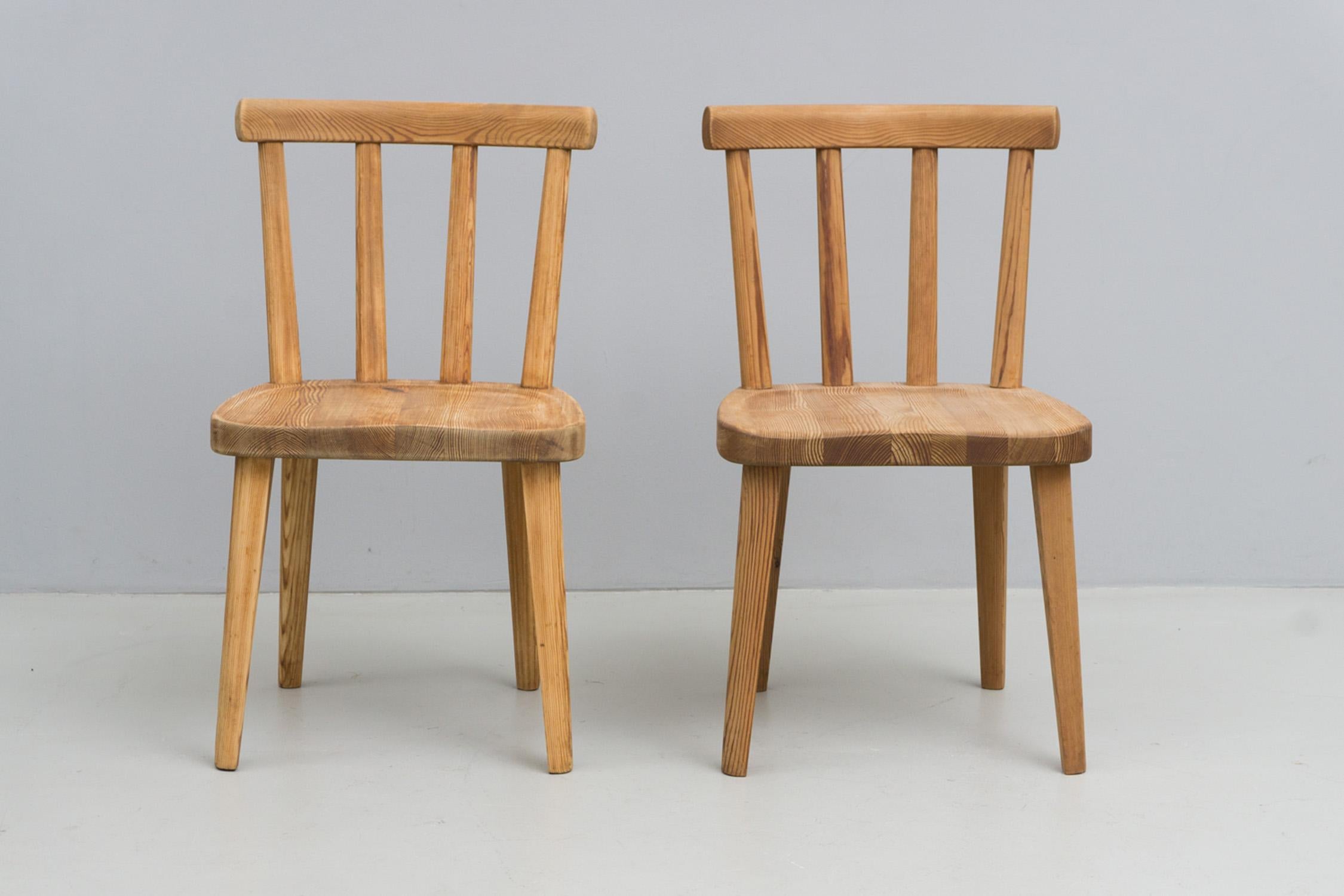 Set of Swedish Pine Wood Chairs, 'Uto' by Axel Einar Hjorth, 1930 In Good Condition For Sale In Berlin, DE