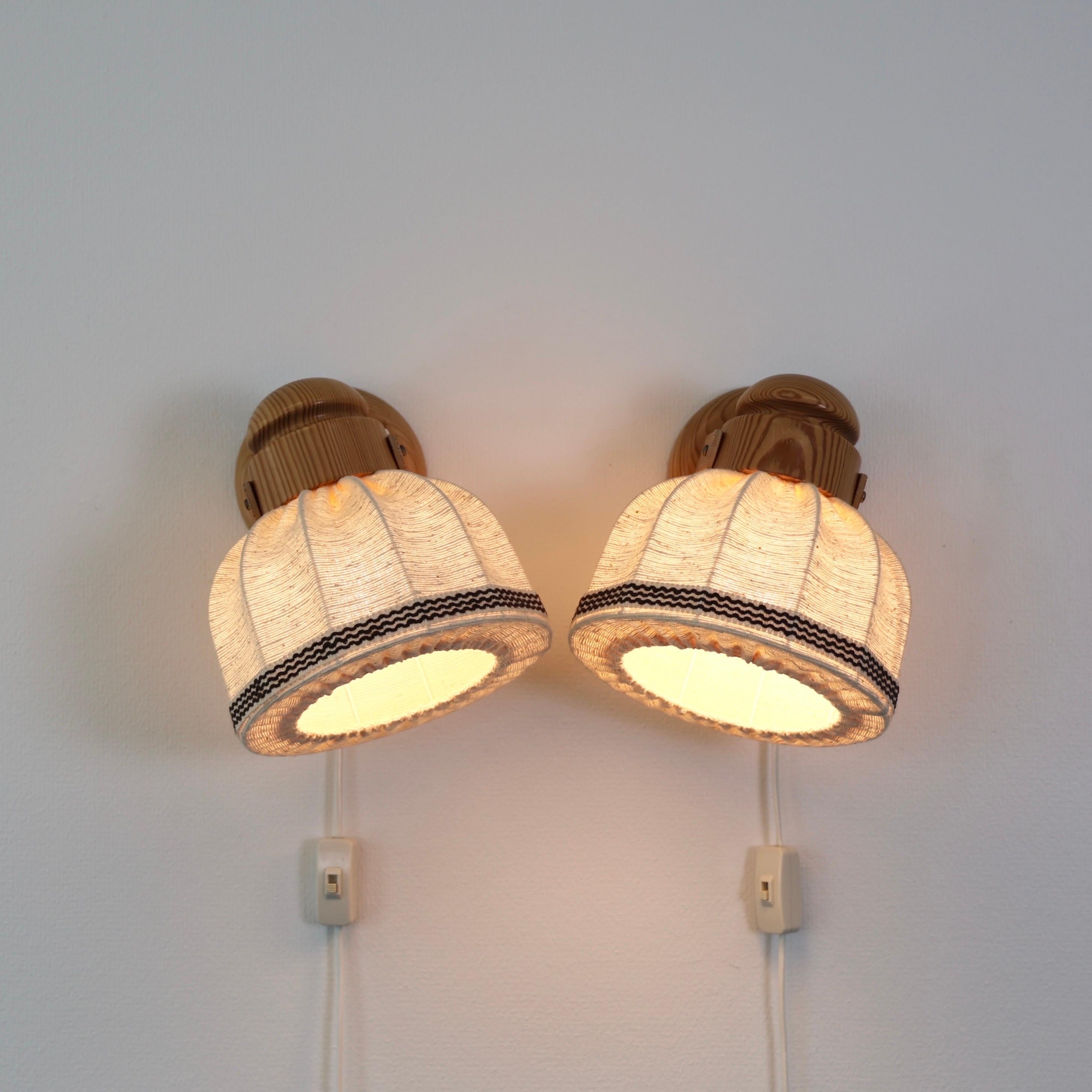 Ensemble d'appliques suédoises en bois de pin par Solbackens Svarveri, Suède, 1970 en vente 3