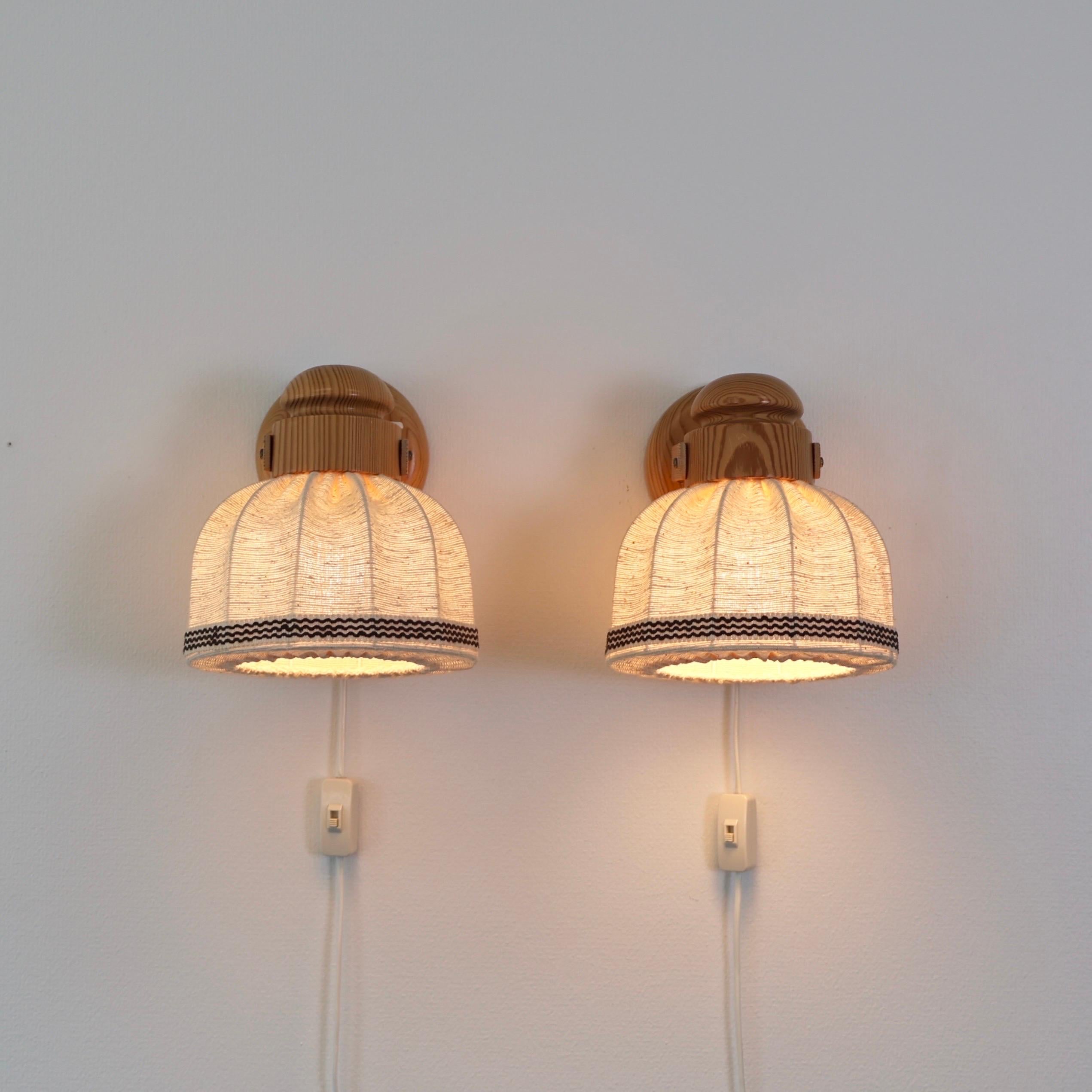 Ensemble d'appliques suédoises en bois de pin par Solbackens Svarveri, Suède, 1970 en vente 1