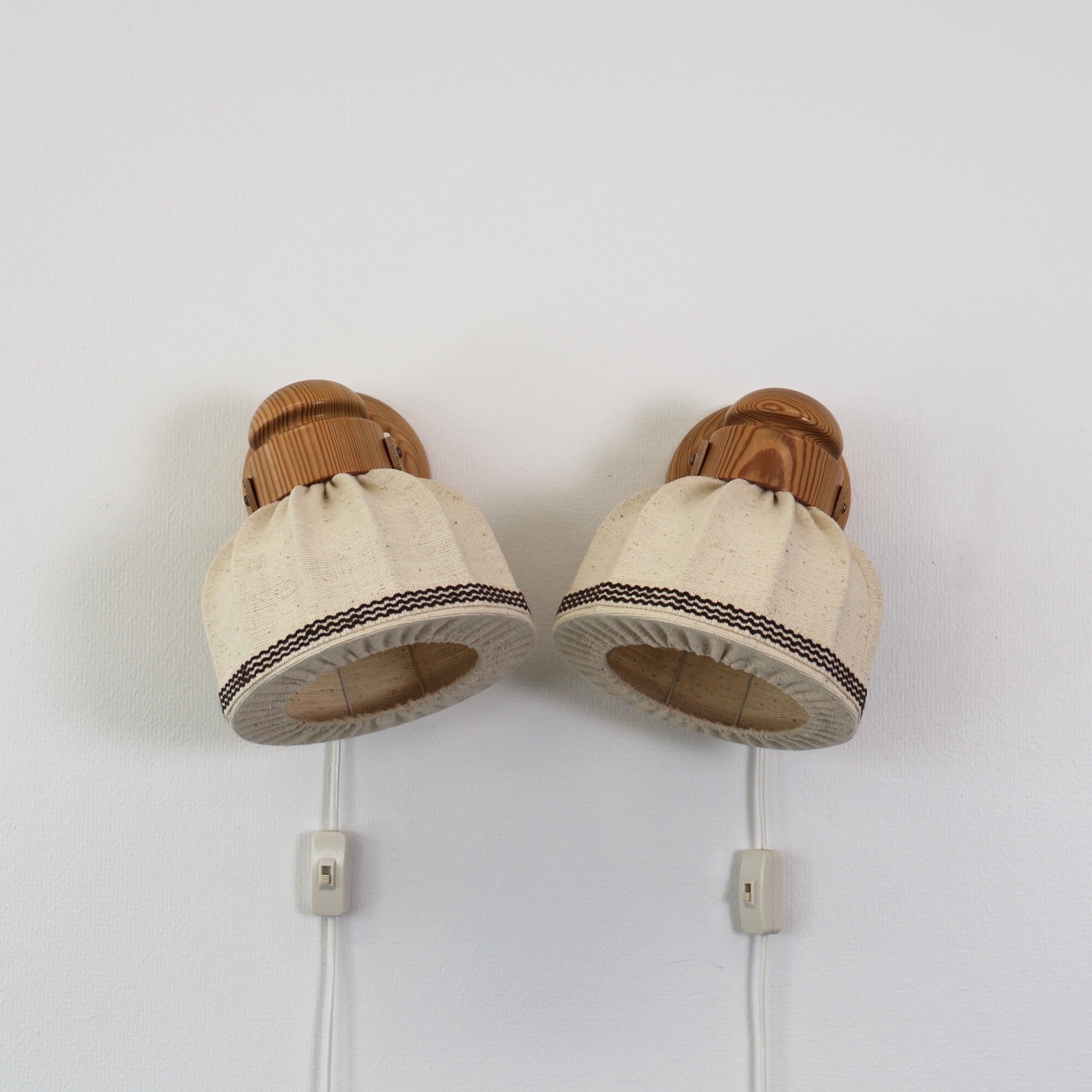 Ensemble d'appliques suédoises en bois de pin par Solbackens Svarveri, Suède, 1970 en vente 2