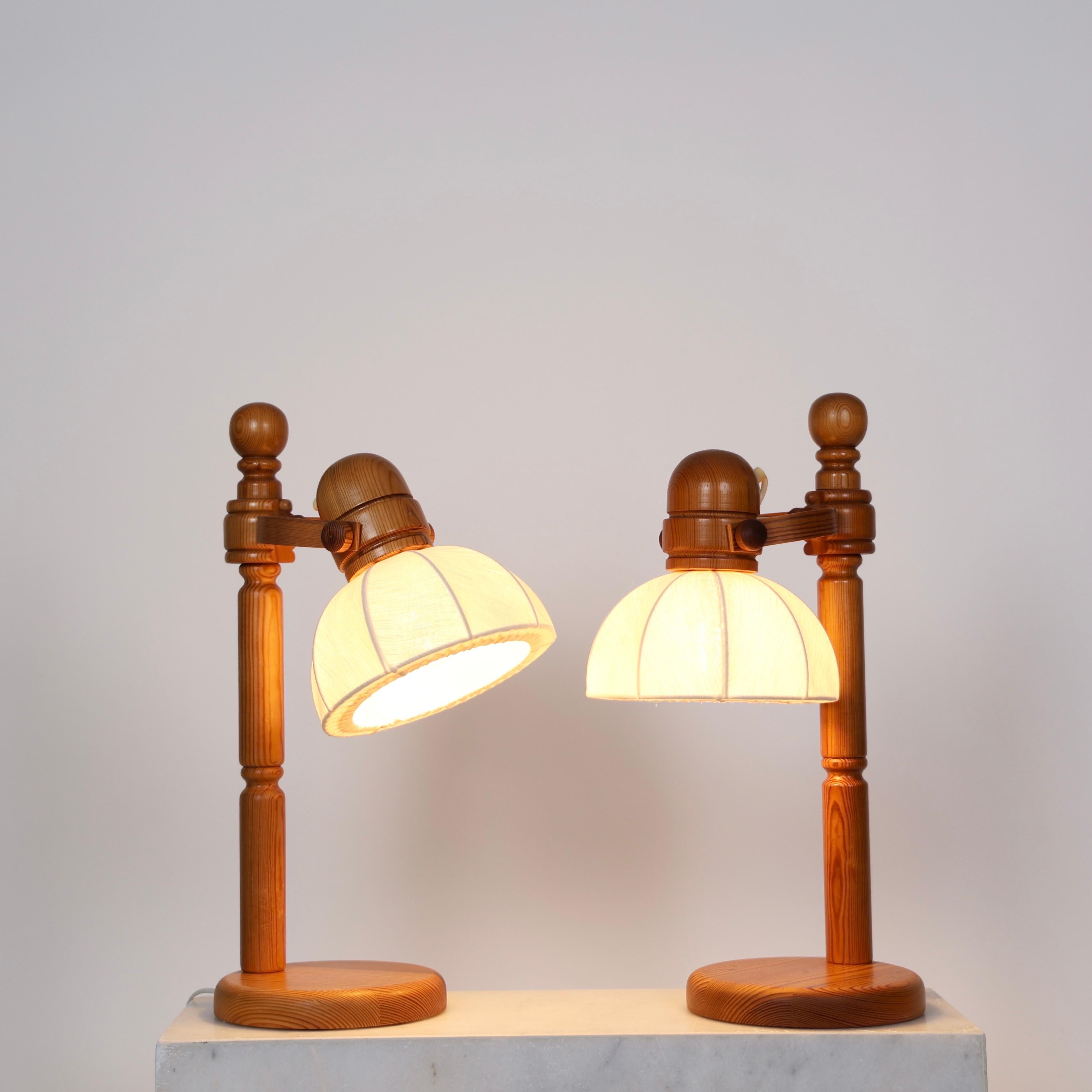 Scandinave moderne Ensemble de lampes de table en bois de pin suédois par Markslöjd, Suède, années 1980 en vente