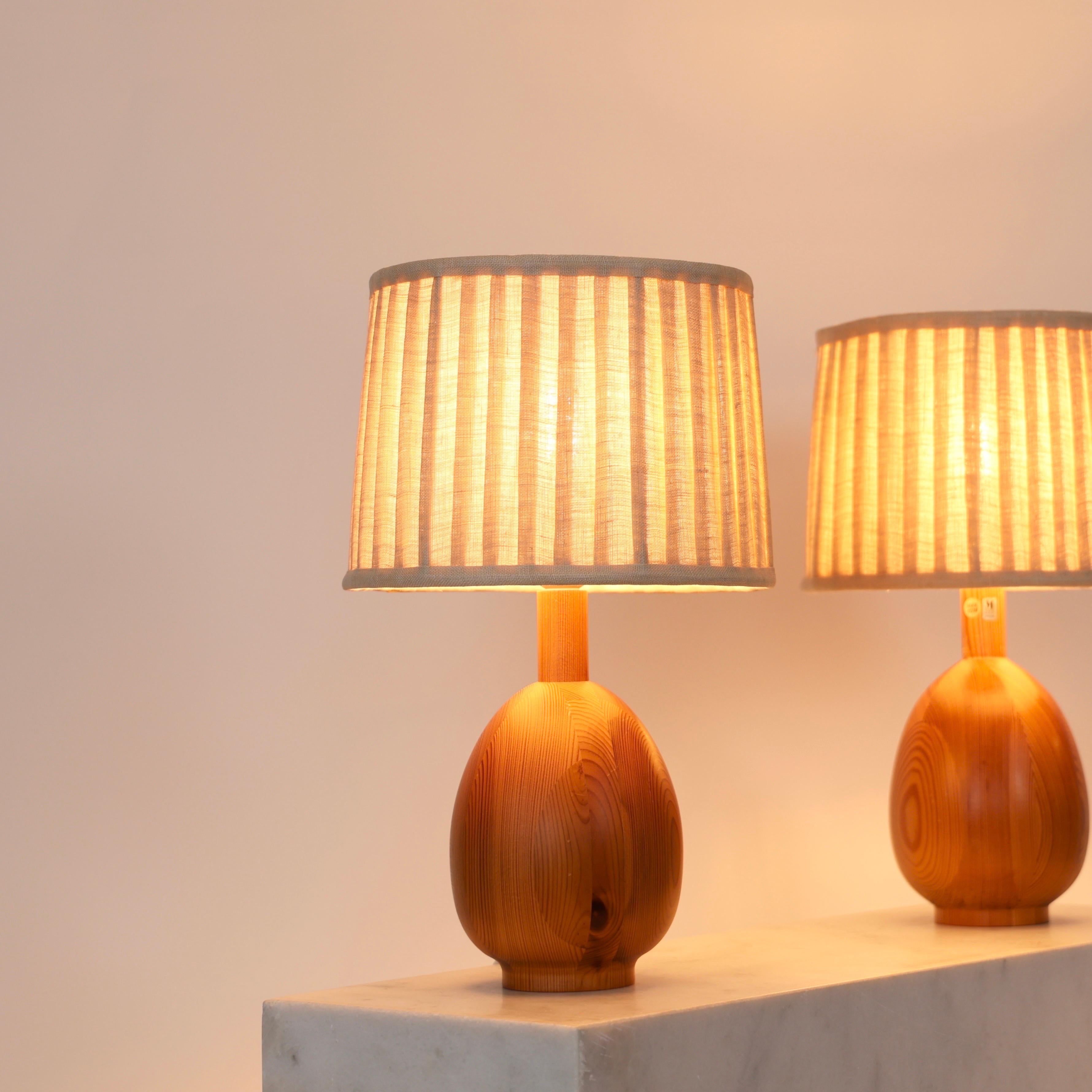 Ensemble de lampes de table en bois de pin suédois par Markslöjd, Suède, années 1980 Bon état - En vente à Værløse, DK
