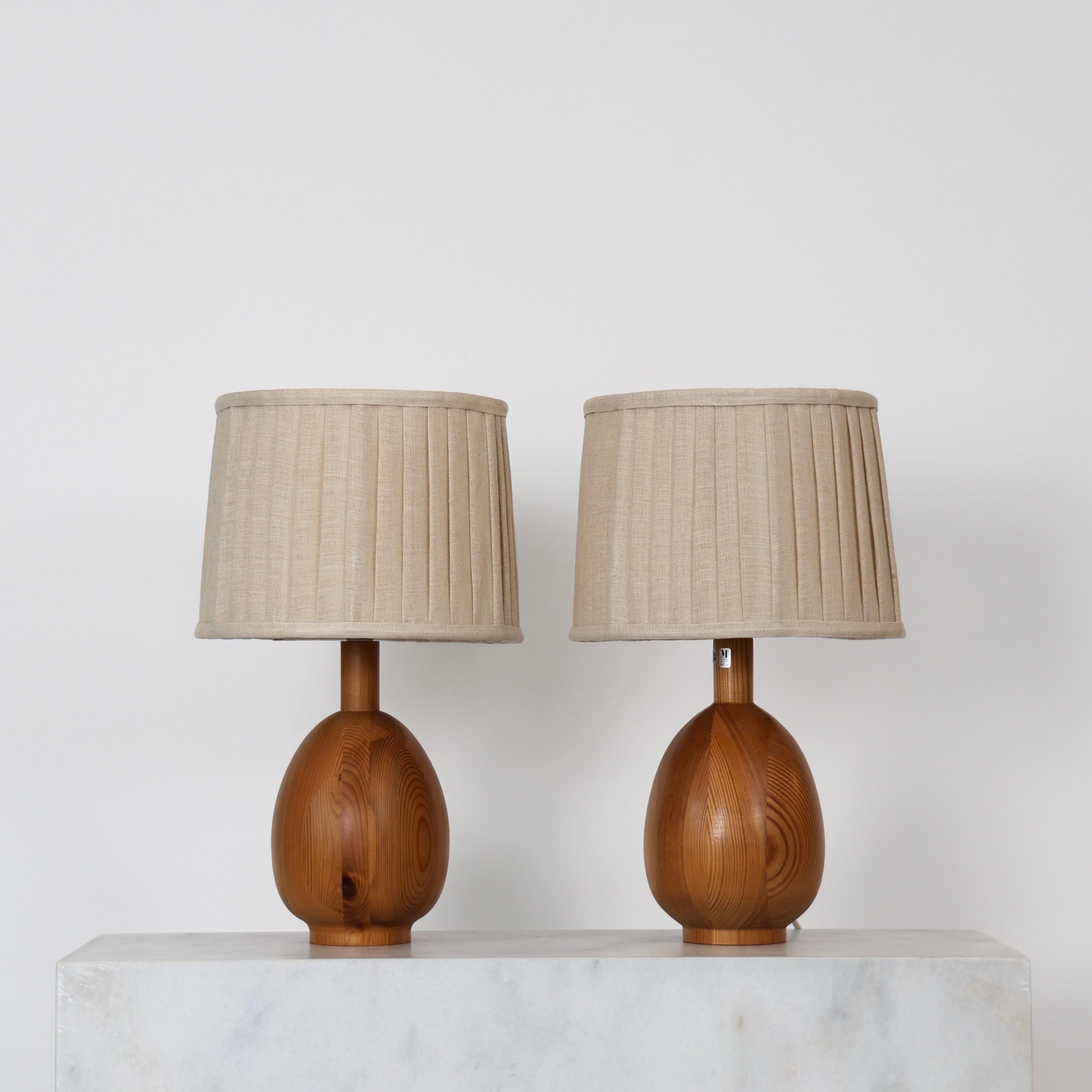Bois Ensemble de lampes de table en bois de pin suédois par Markslöjd, Suède, années 1980 en vente