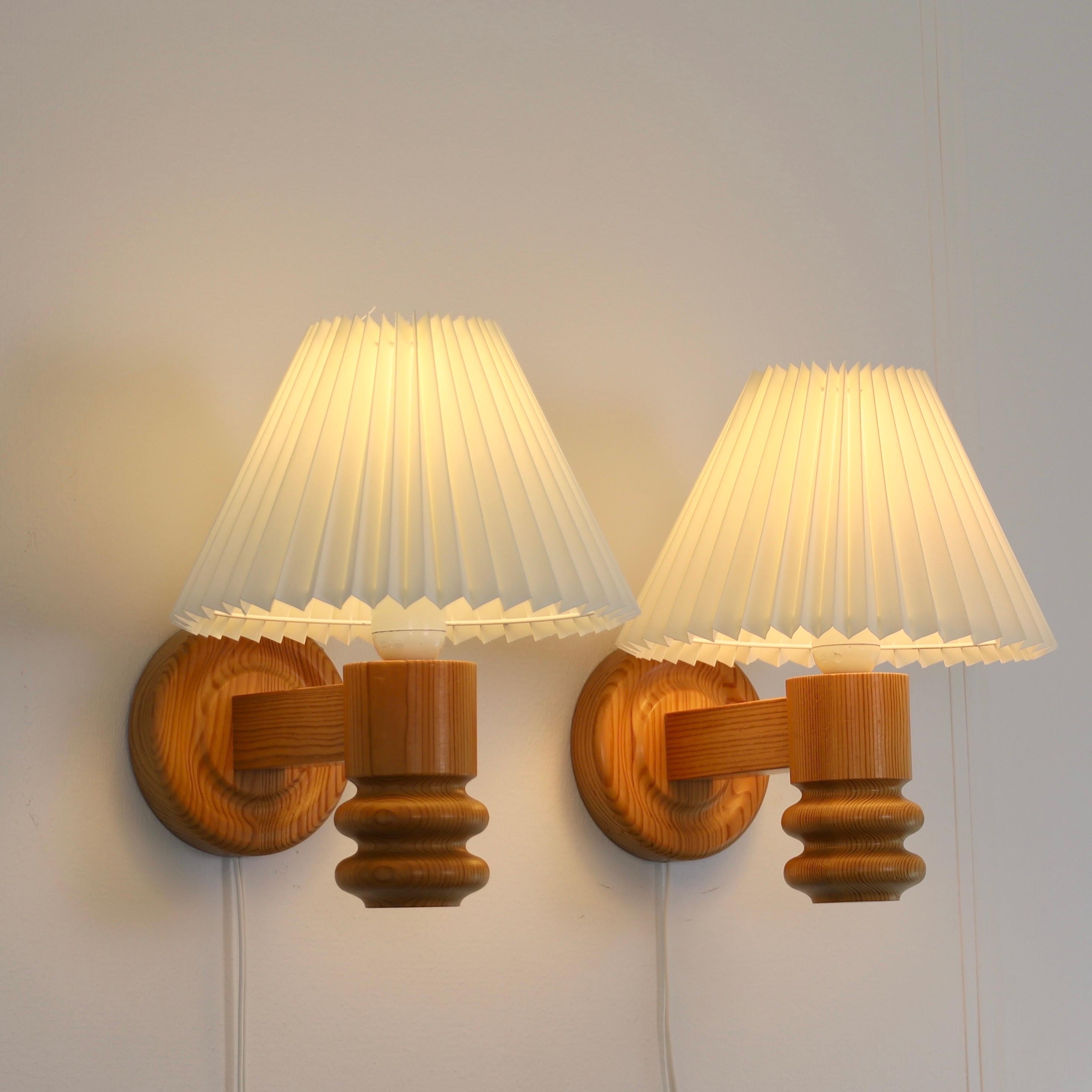 Set of Swedish Pine Wood Wall Lamps by Solbackens Svarveri, Sweden, 1970s For Sale 10