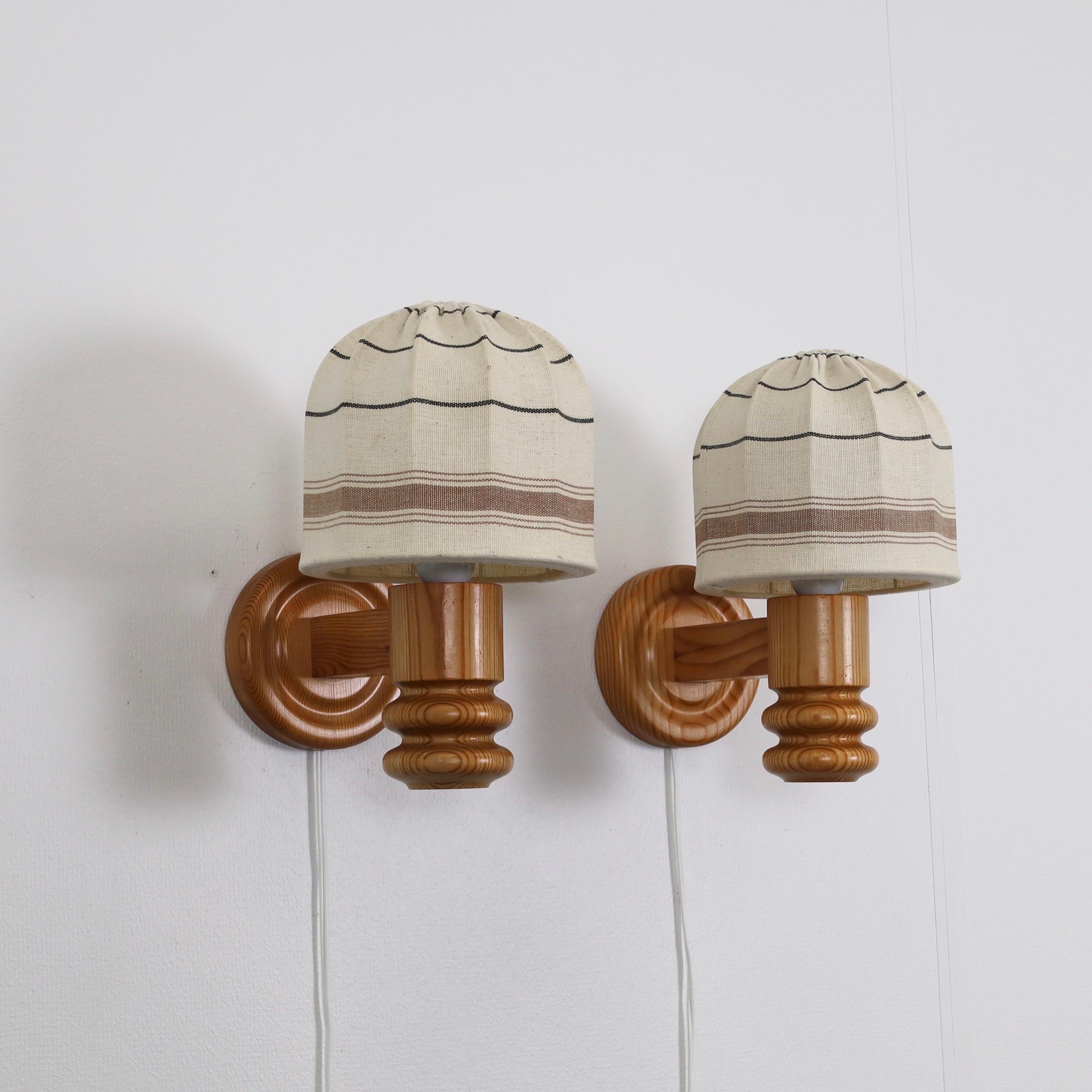 Set of Swedish Pine Wood Wall Lamps by Solbackens Svarveri, Sweden, 1970s In Good Condition In Værløse, DK