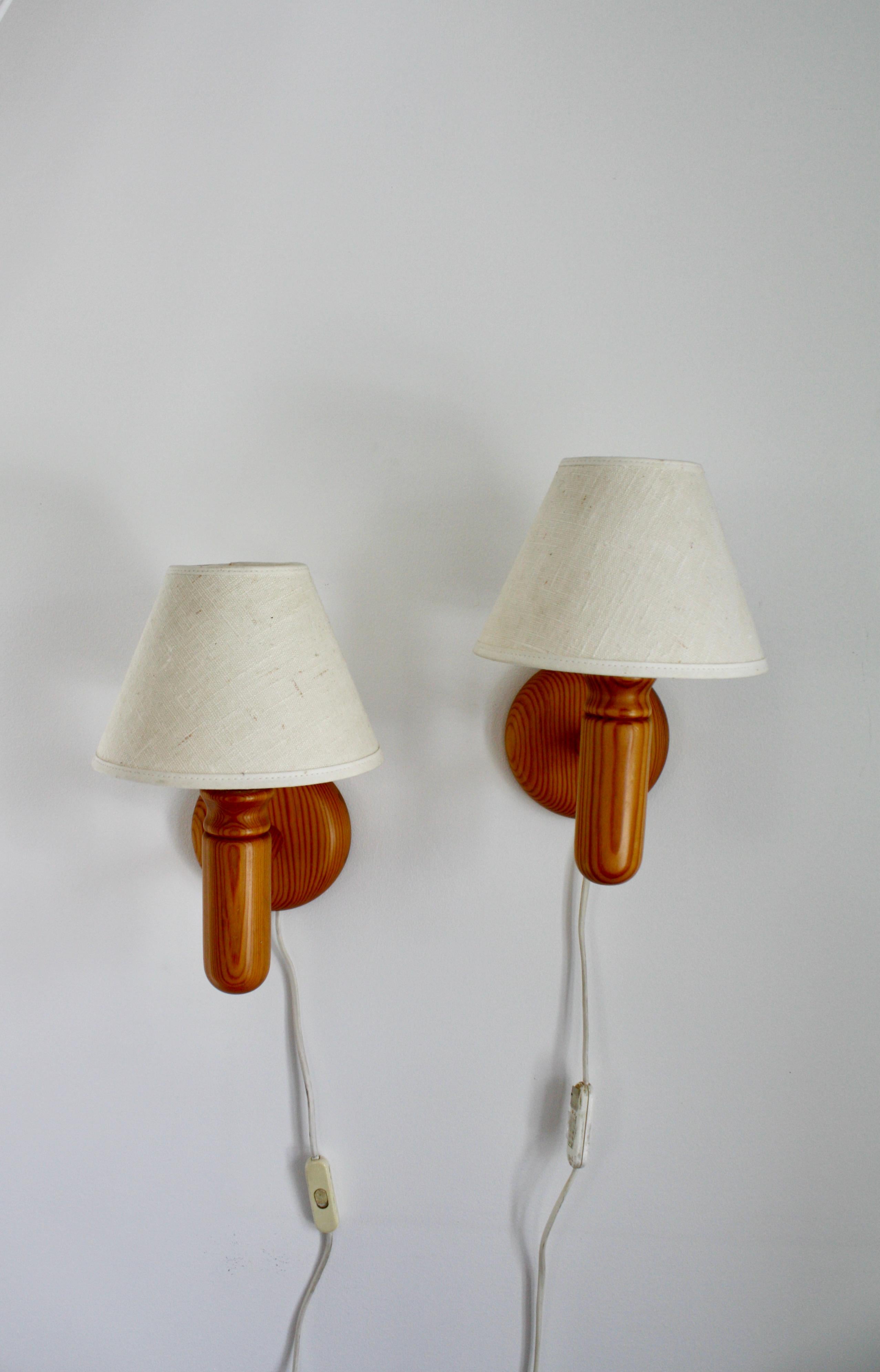 Scandinavian Modern Set of Swedish Pine Wood Wall Lamps by Vigan, 1970s For Sale