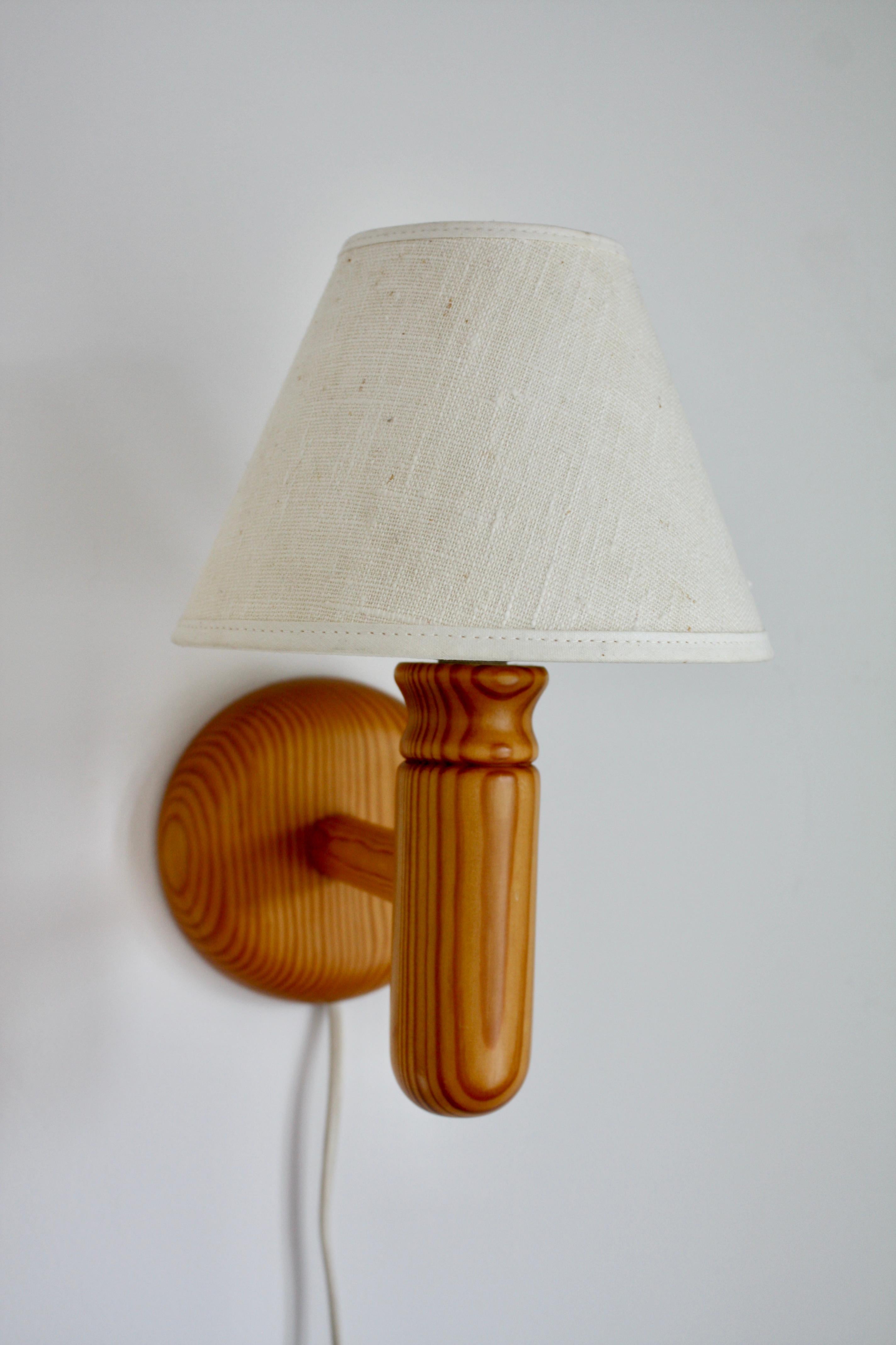 Late 20th Century Set of Swedish Pine Wood Wall Lamps by Vigan, 1970s For Sale