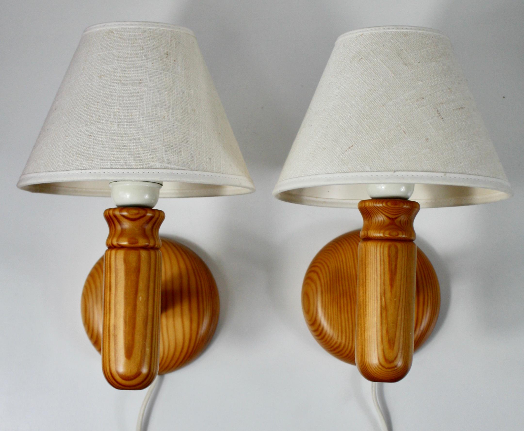 Set of Swedish Pine Wood Wall Lamps by Vigan, 1970s For Sale 2