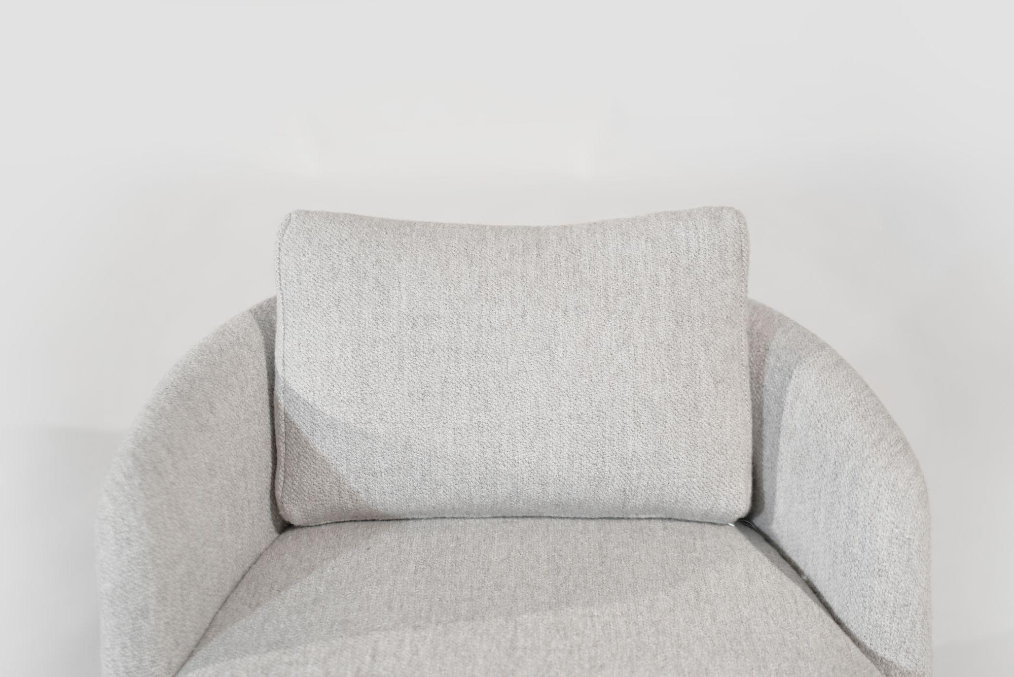 Ensemble de fauteuils pivotants sur supports en noyer par Leon Rosen, C. 1970 en vente 1