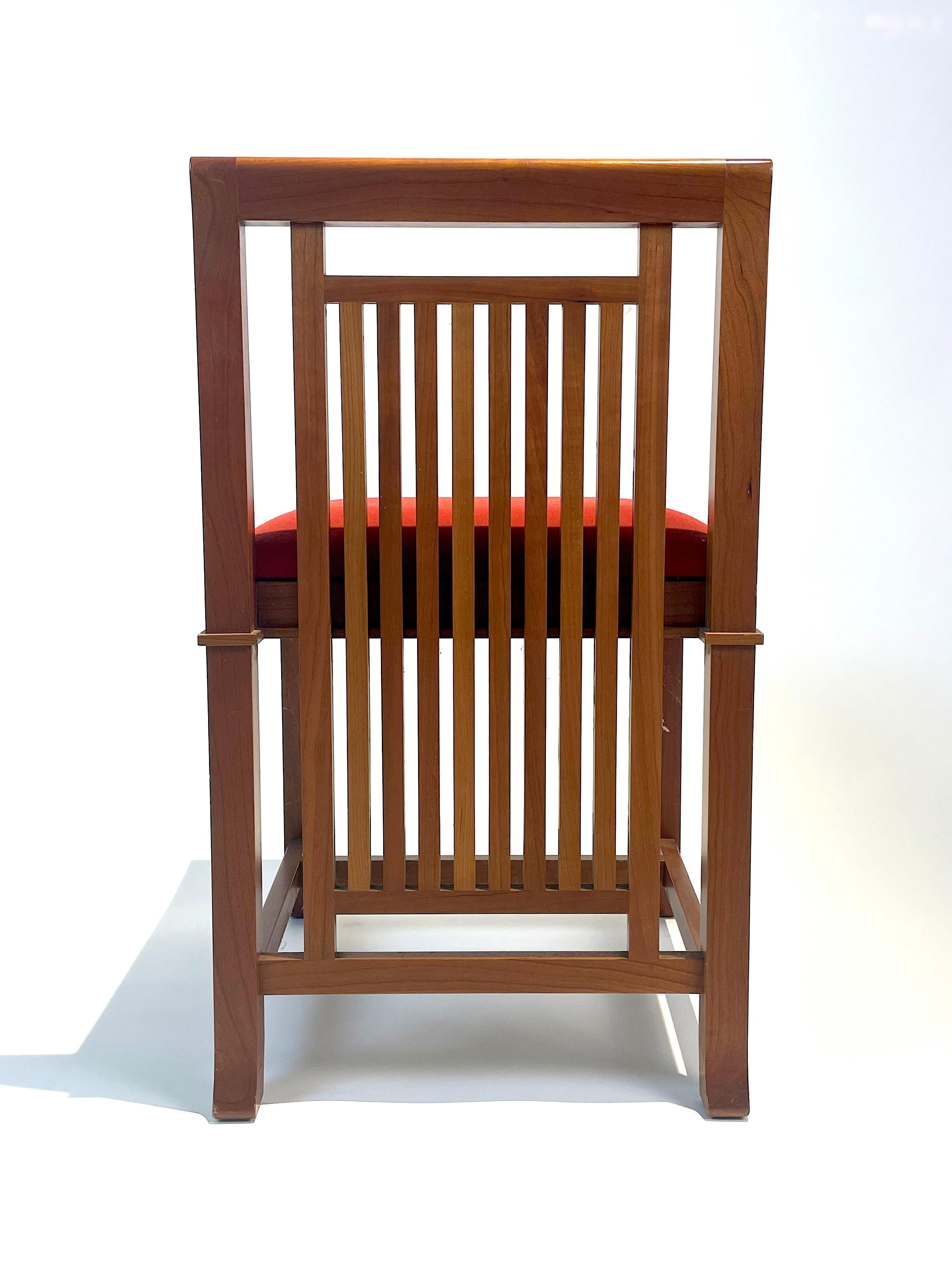 Late 20th Century Set of Table and 8 Chairs by F. Lloyd Wright for Cassina, 1980s For Sale