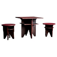 Movimiento de diseño de la Escuela de Turín de 1920 Conjunto de mesa y dos taburetes