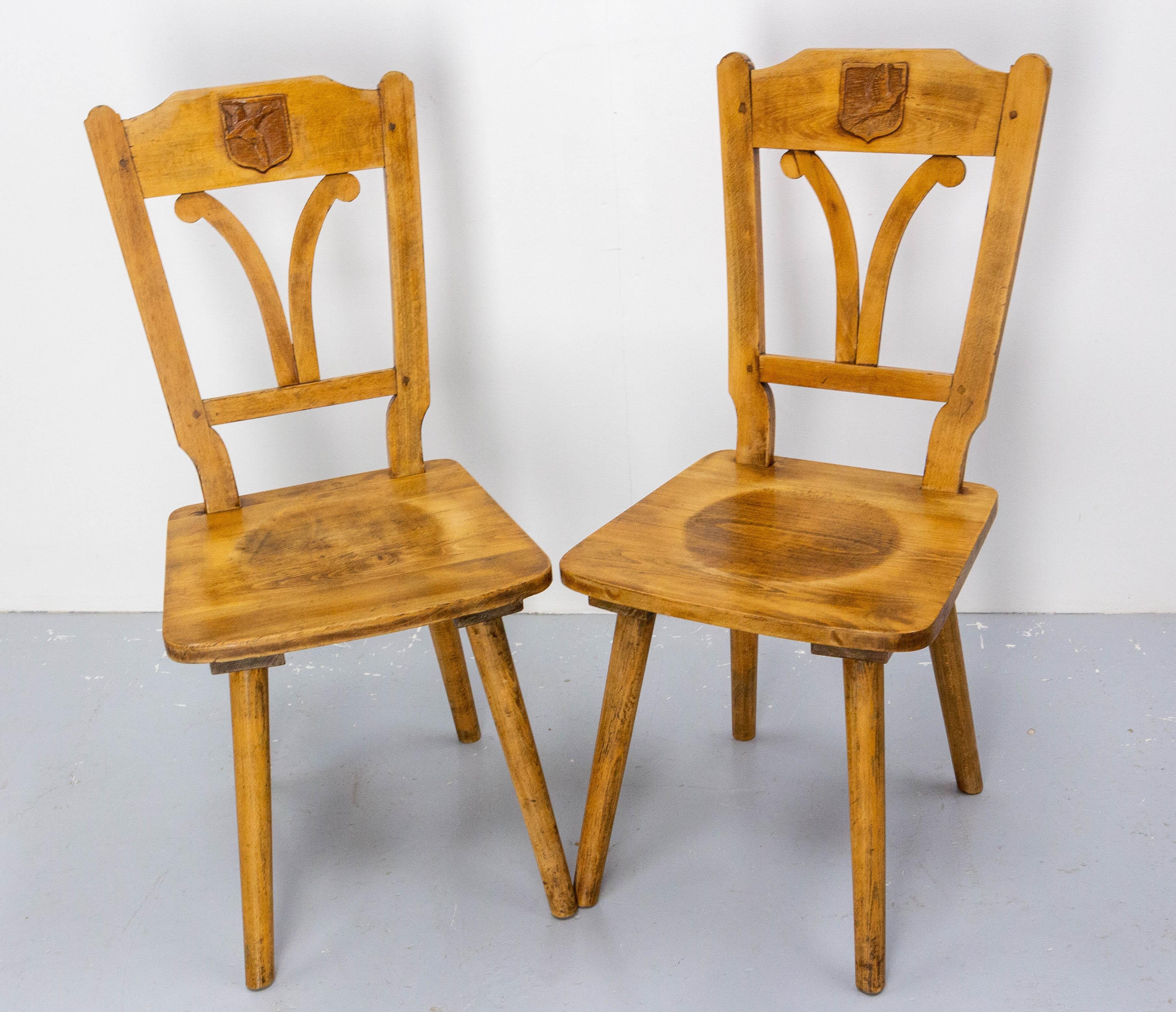 Set of Table & Four Chairs in the Hunting Theme Oak, France, Mid-20th Century For Sale 1