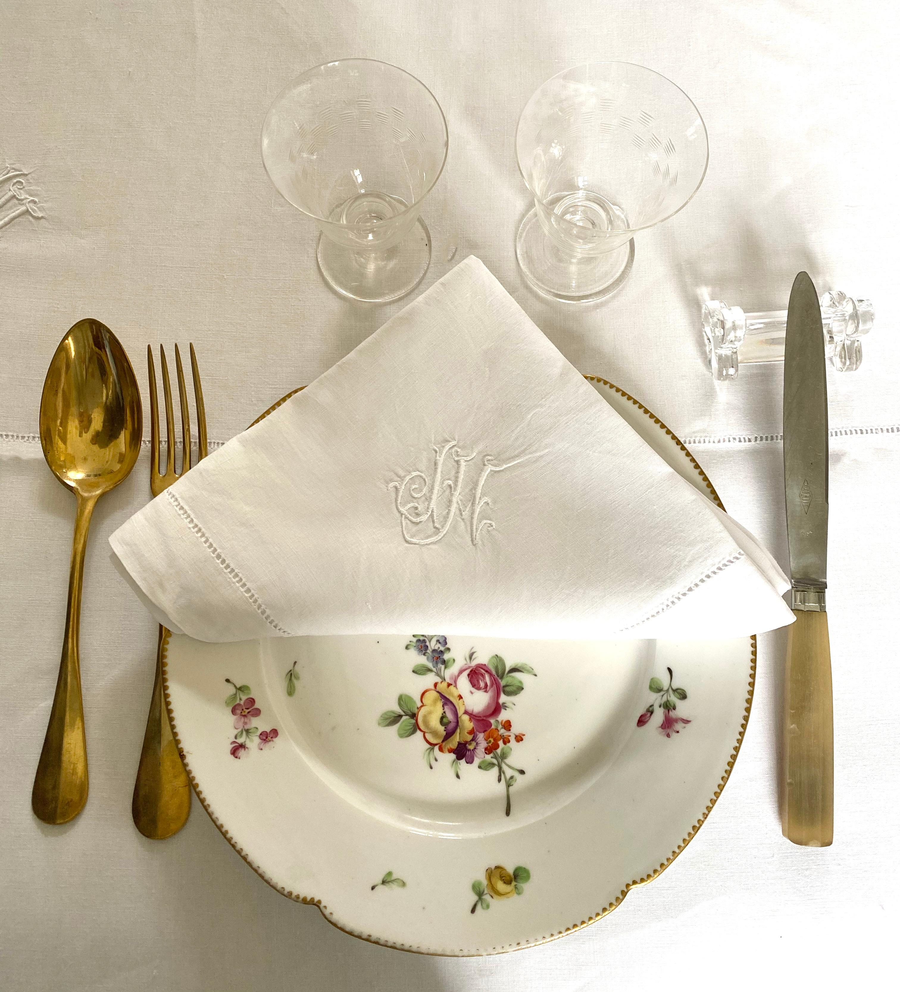 Antique french white linen tablecloth and napkin set, circa 1900 Art Nouveau 3
