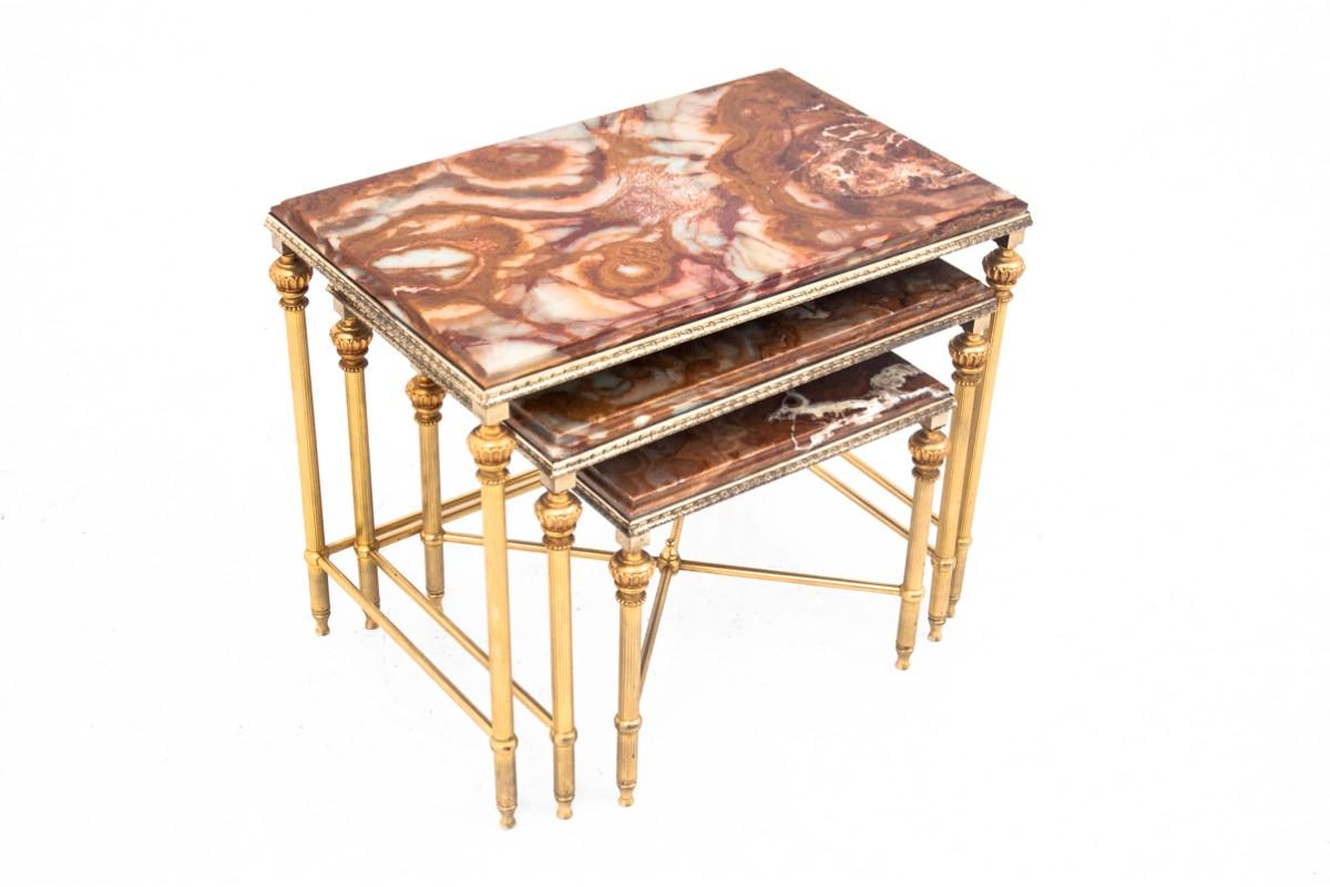 Autre Ensemble de tables avec un plateau en marbre, France. en vente
