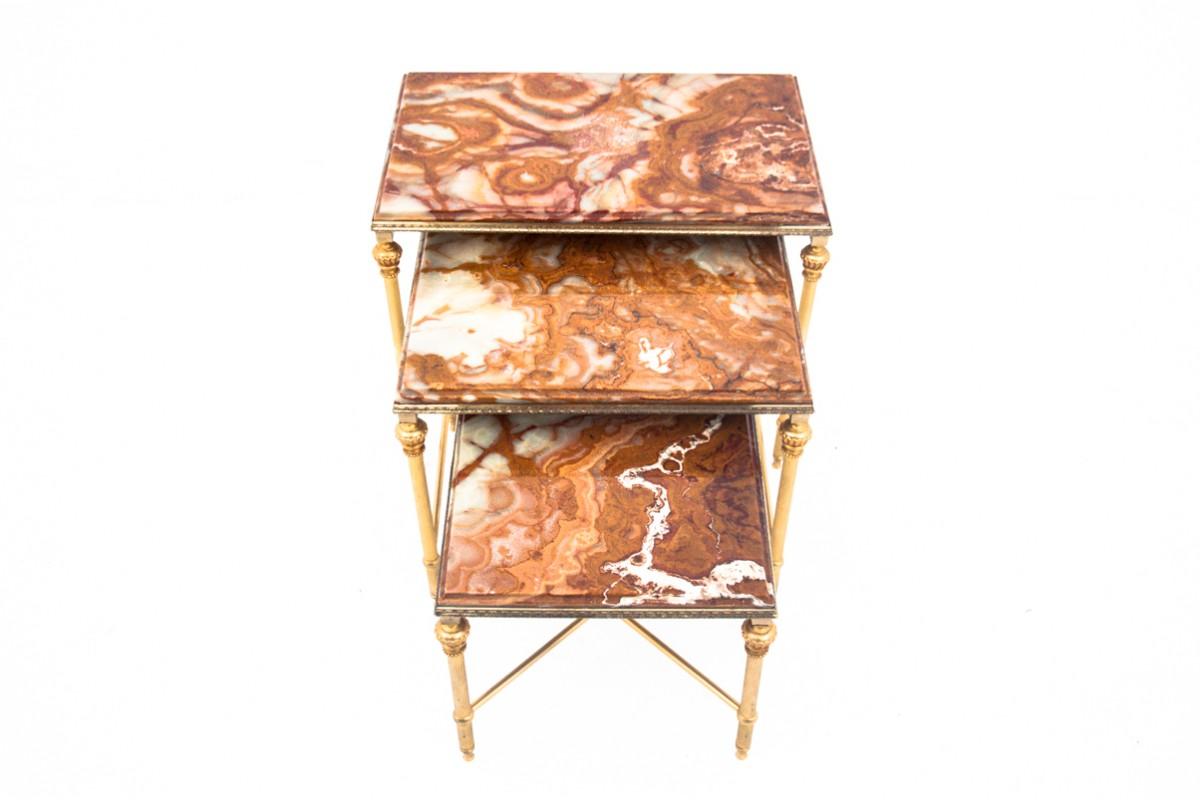 Fin du XIXe siècle Ensemble de tables avec un plateau en marbre, France. en vente