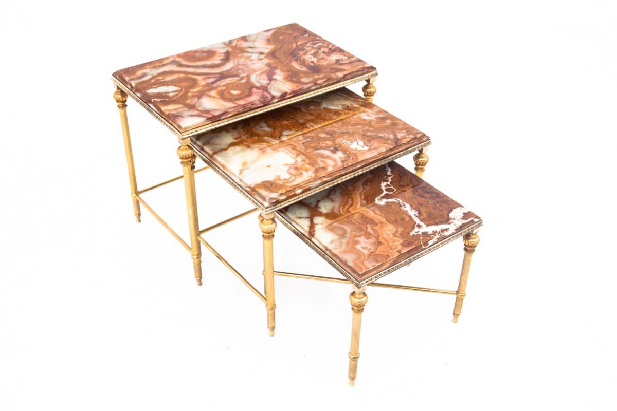 Ensemble de tables avec plateau en marbre, France. en vente 1