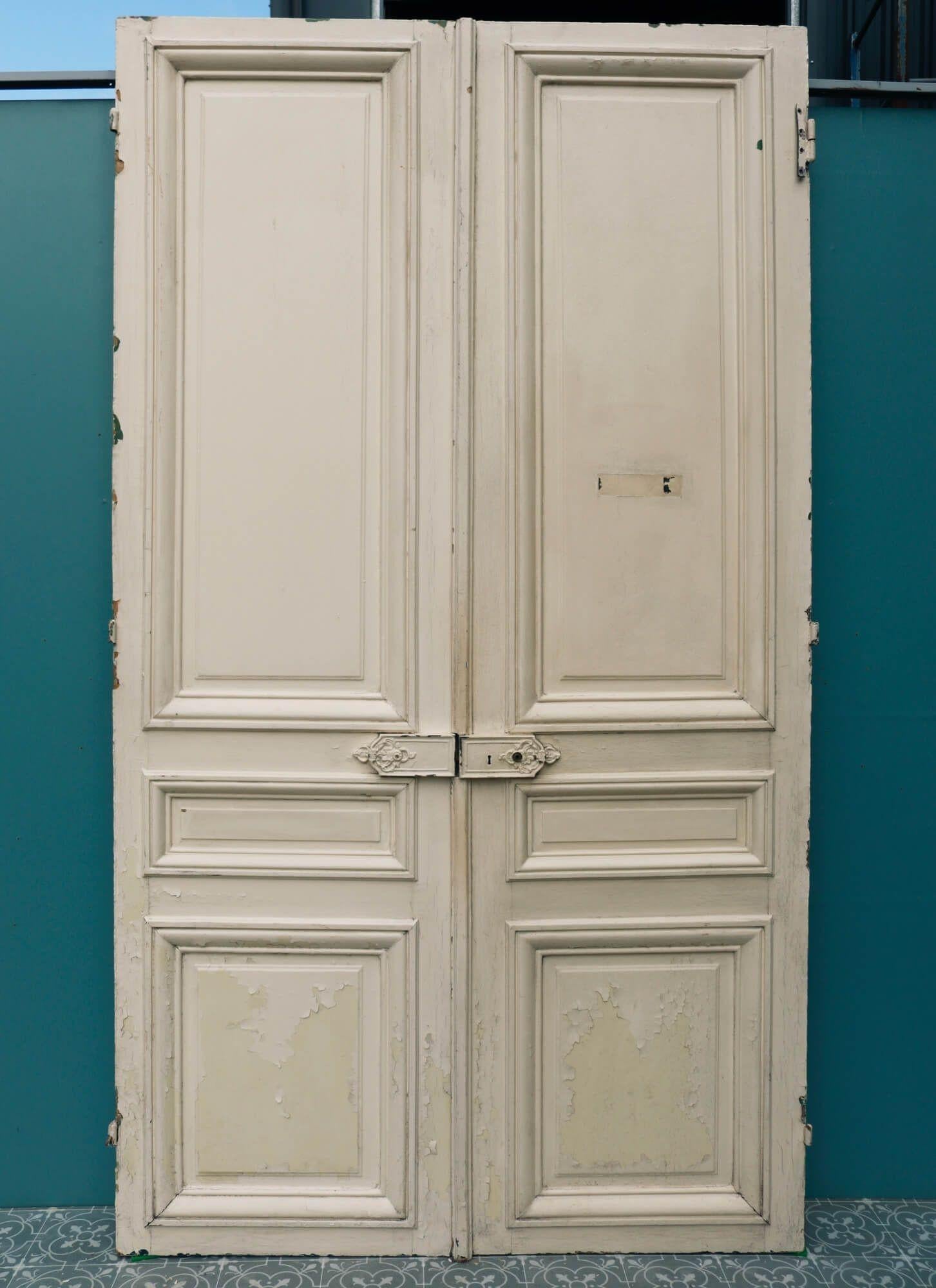 Set of Tall Antique Louis XVI Style Room Dividing Doors In Fair Condition For Sale In Wormelow, Herefordshire