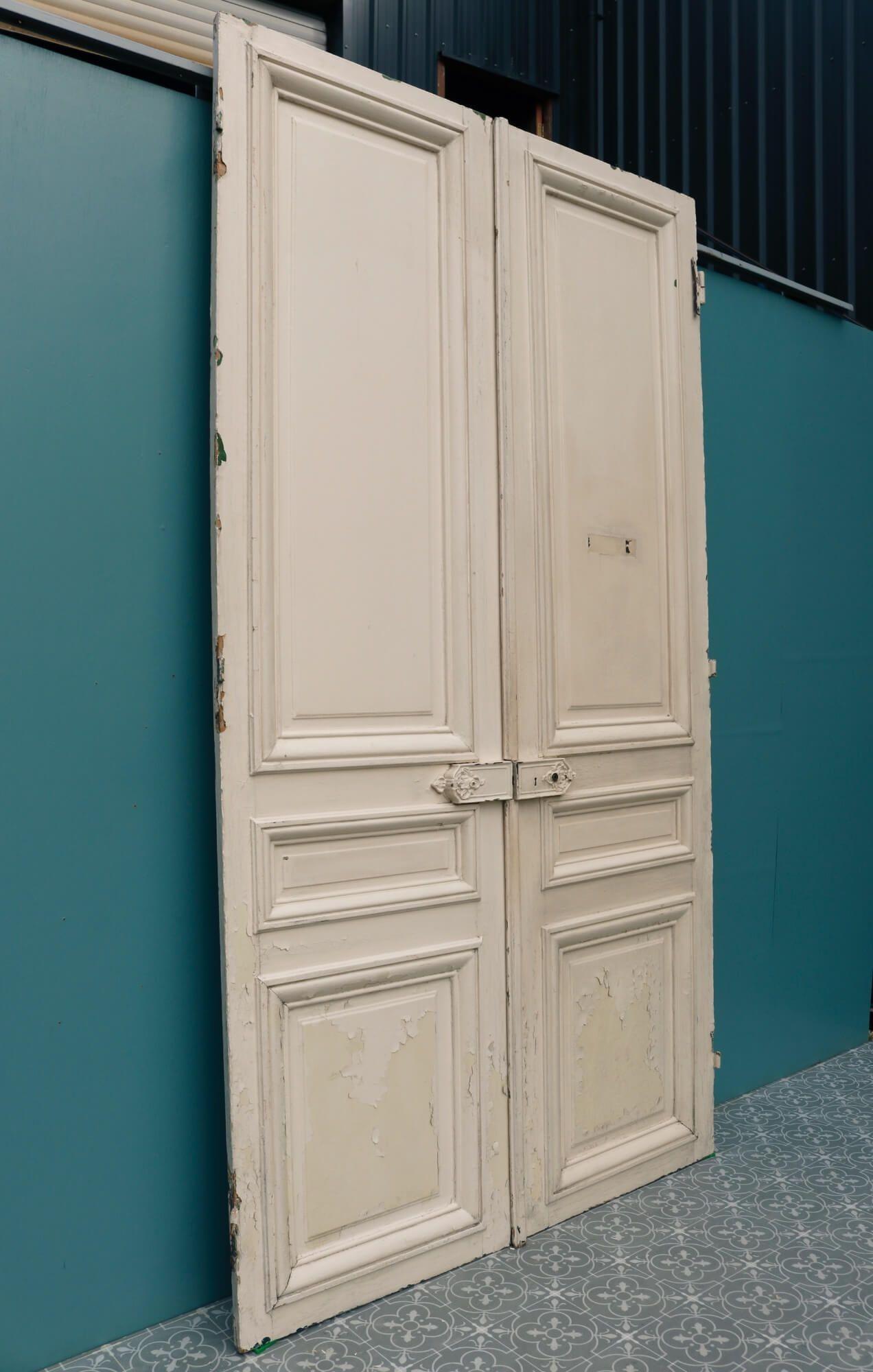 Set of Tall Antique Louis XVI Style Room Dividing Doors In Fair Condition For Sale In Wormelow, Herefordshire