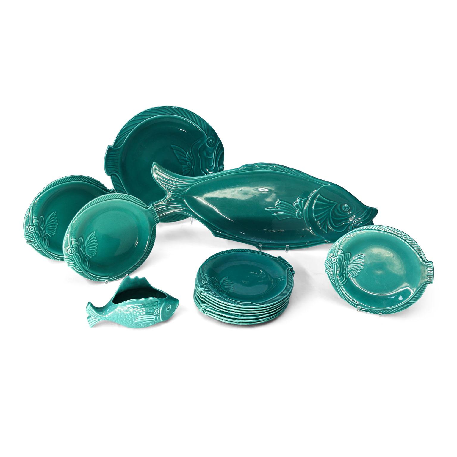 Set of Teal Fish-Shape Ceramic Dishes For Sale 3