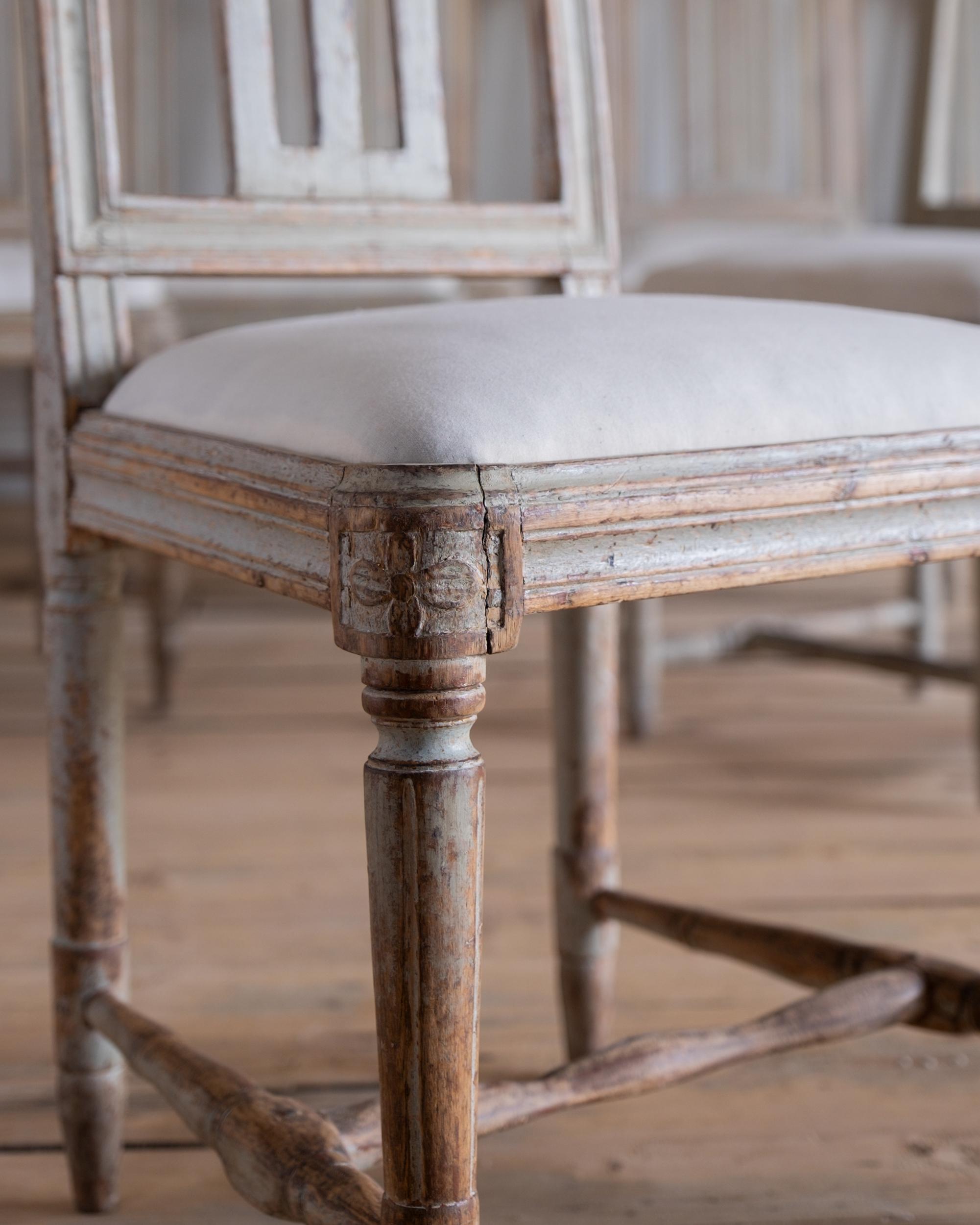 Set of Ten 18th Century Gustavian Dinning Room Chairs In Good Condition In Mjöhult, SE