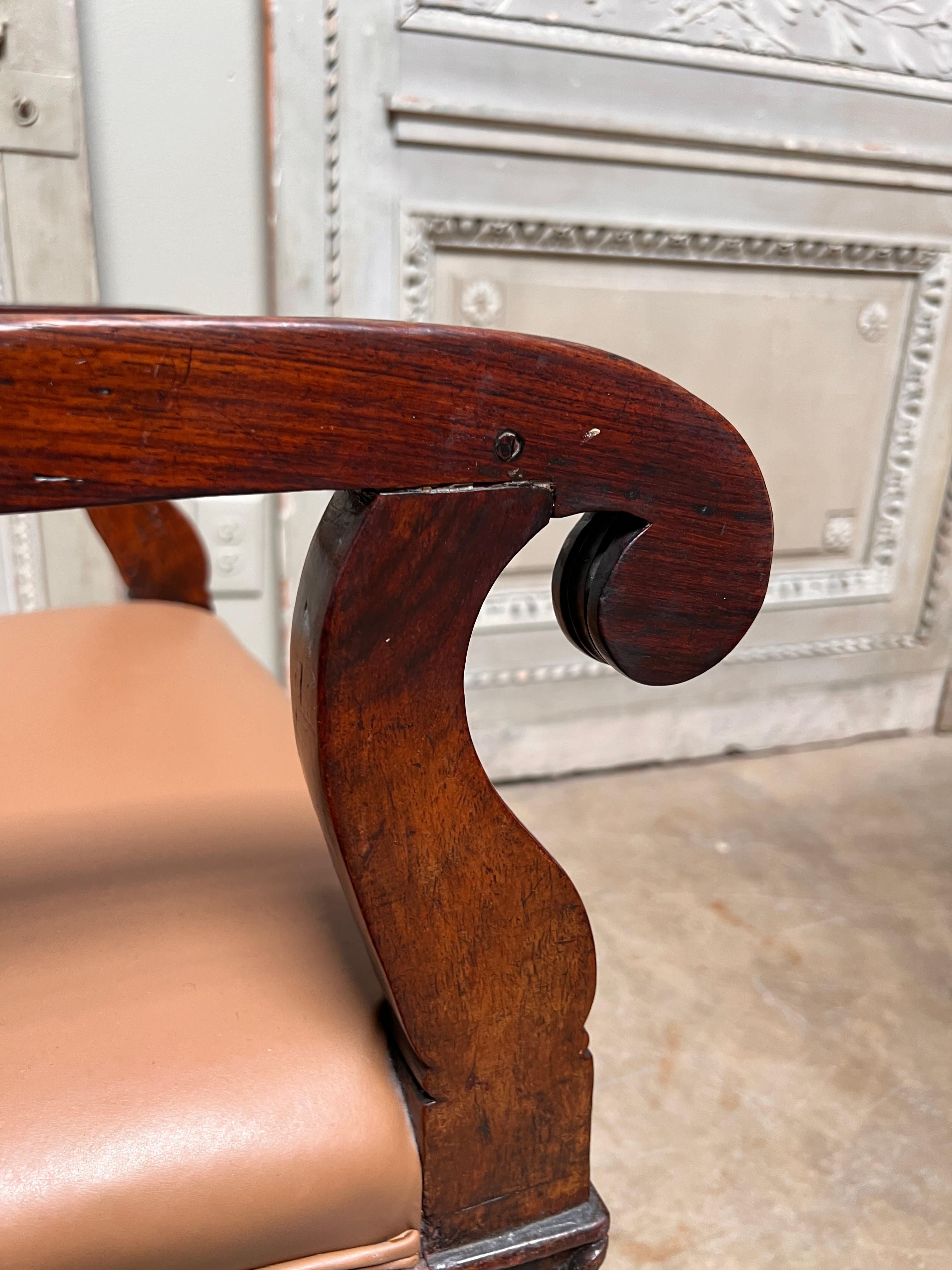 Set of Ten 19th Century Anglo-Indian Padouk Wood Dining  Armchairs For Sale 8