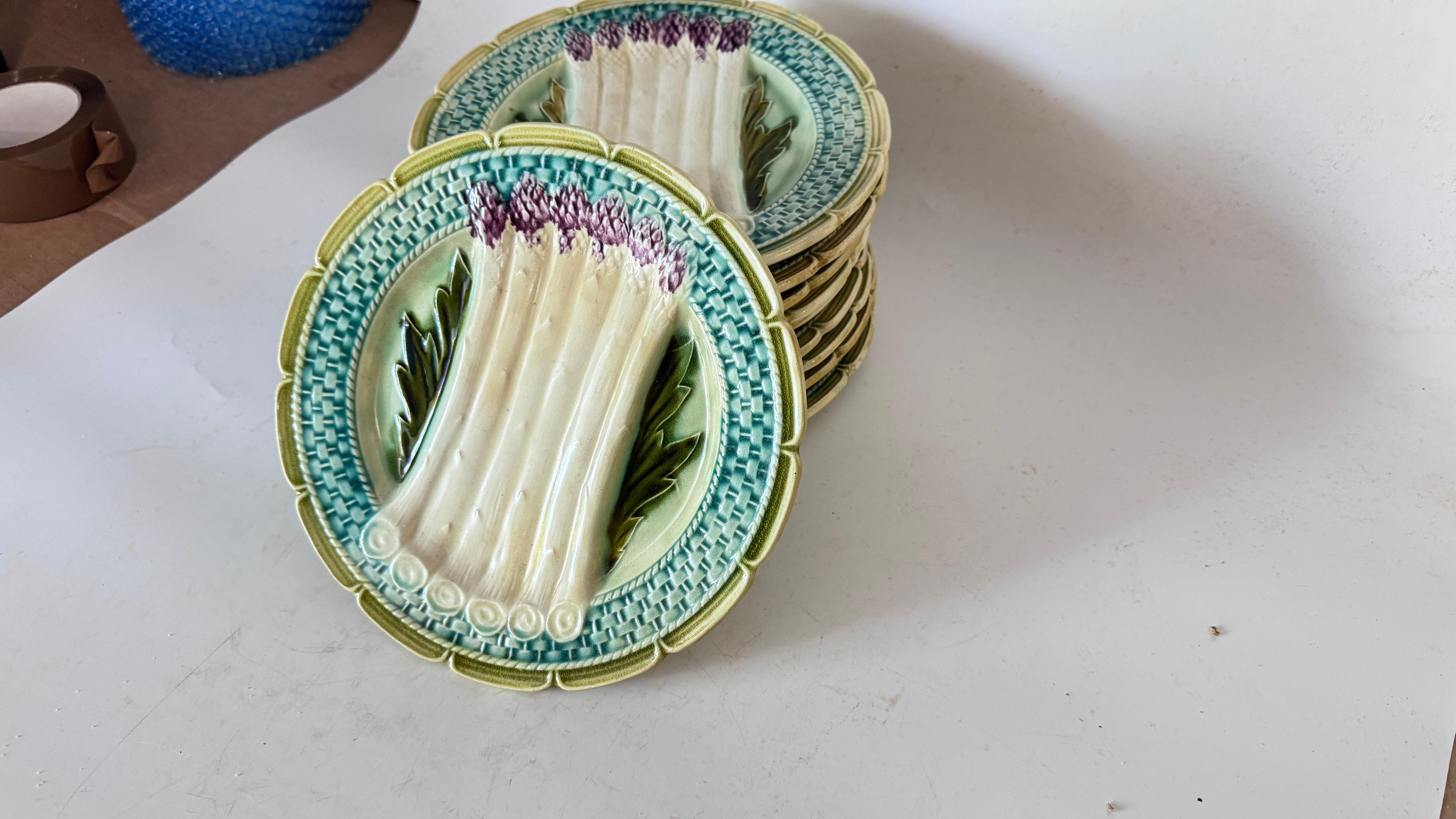 Set of ten, 19th Century Majolica Asparagus Plates Orchies, signed en venta 2