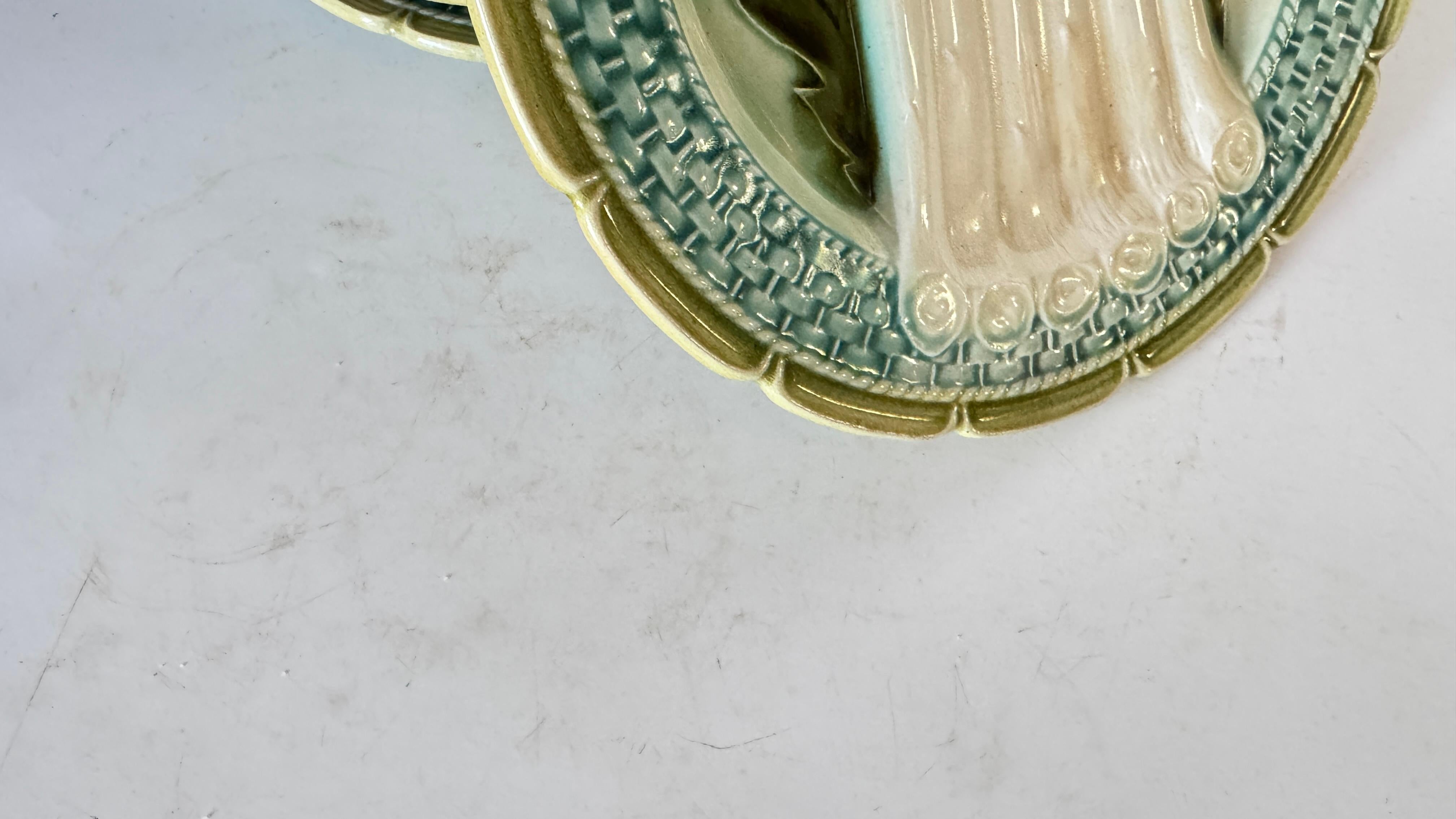 Set of ten, 19th Century Majolica Asparagus Plates Orchies, signed en venta 9