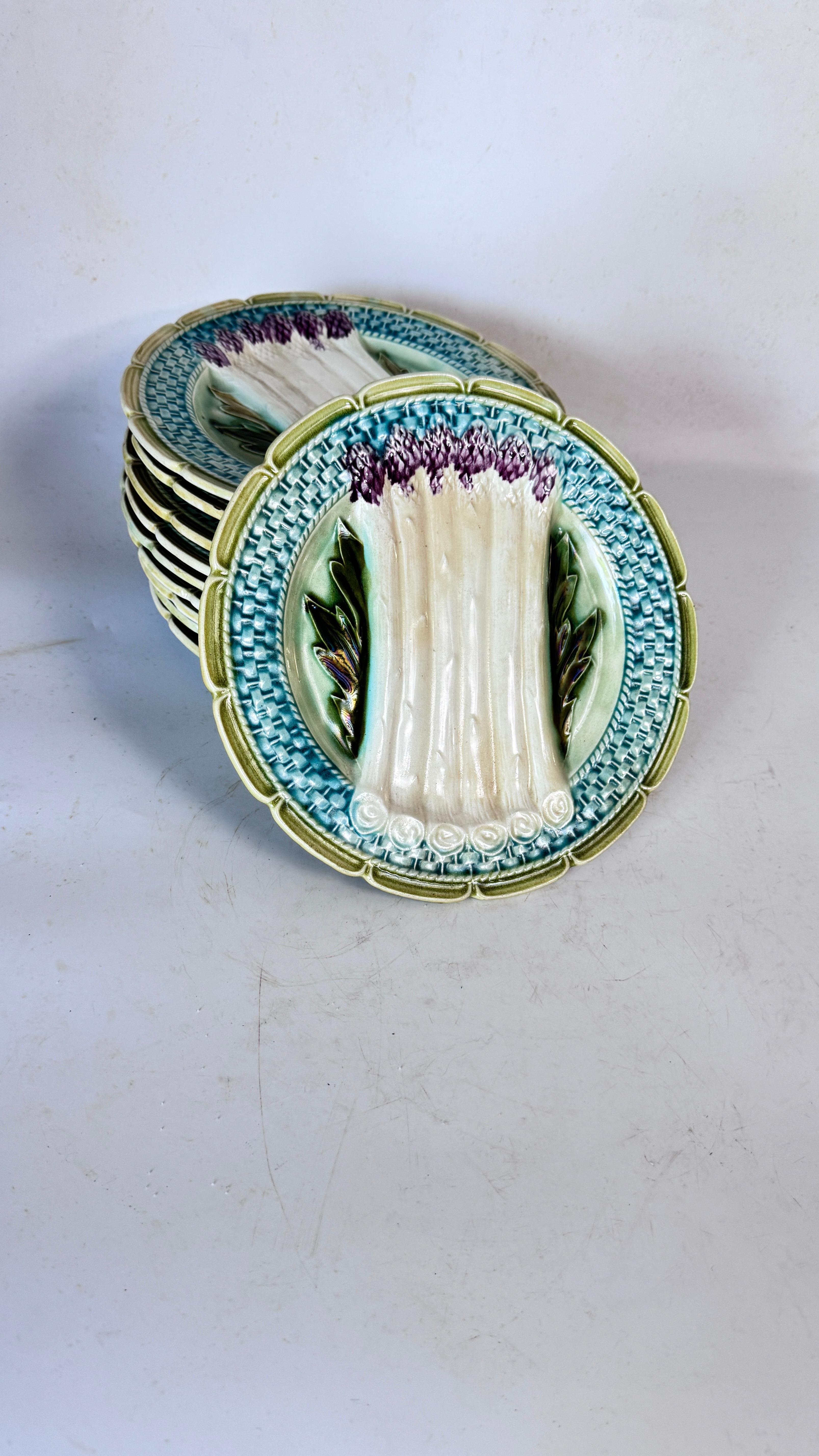 Set of ten, 19th Century Majolica Asparagus Plates Orchies, signed en Bueno estado para la venta en Auribeau sur Siagne, FR
