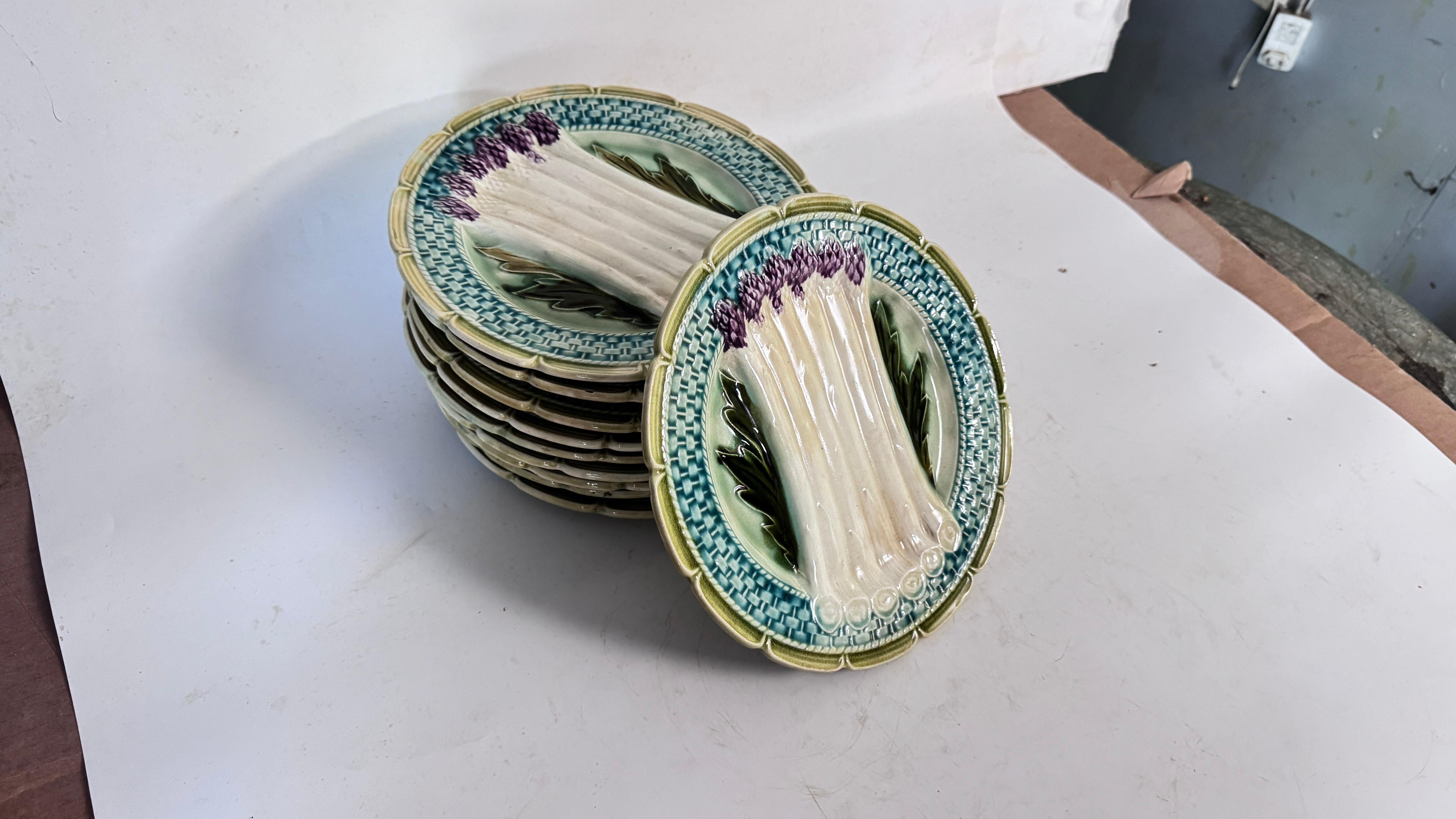 Set of ten, 19th Century Majolica Asparagus Plates Orchies, signed Cerámico en venta