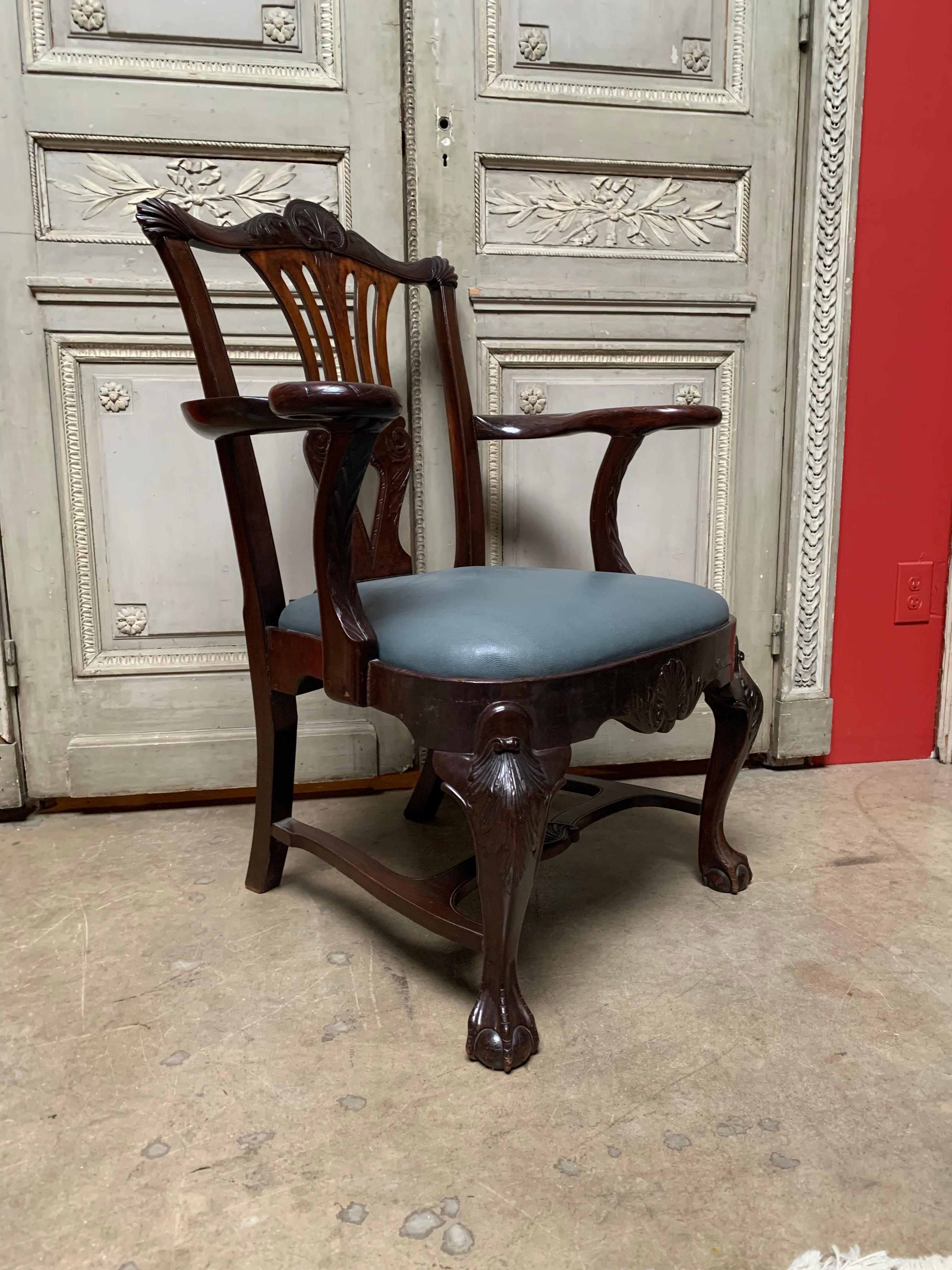 Set of Ten Antique American Carved Mahogany Chippendale Style Dining Chairs 1