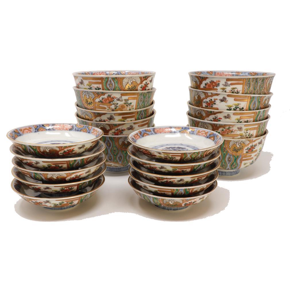 Ensemble de dix bols à soupe couverts anciens en porcelaine Imari Porcelain en vente 2