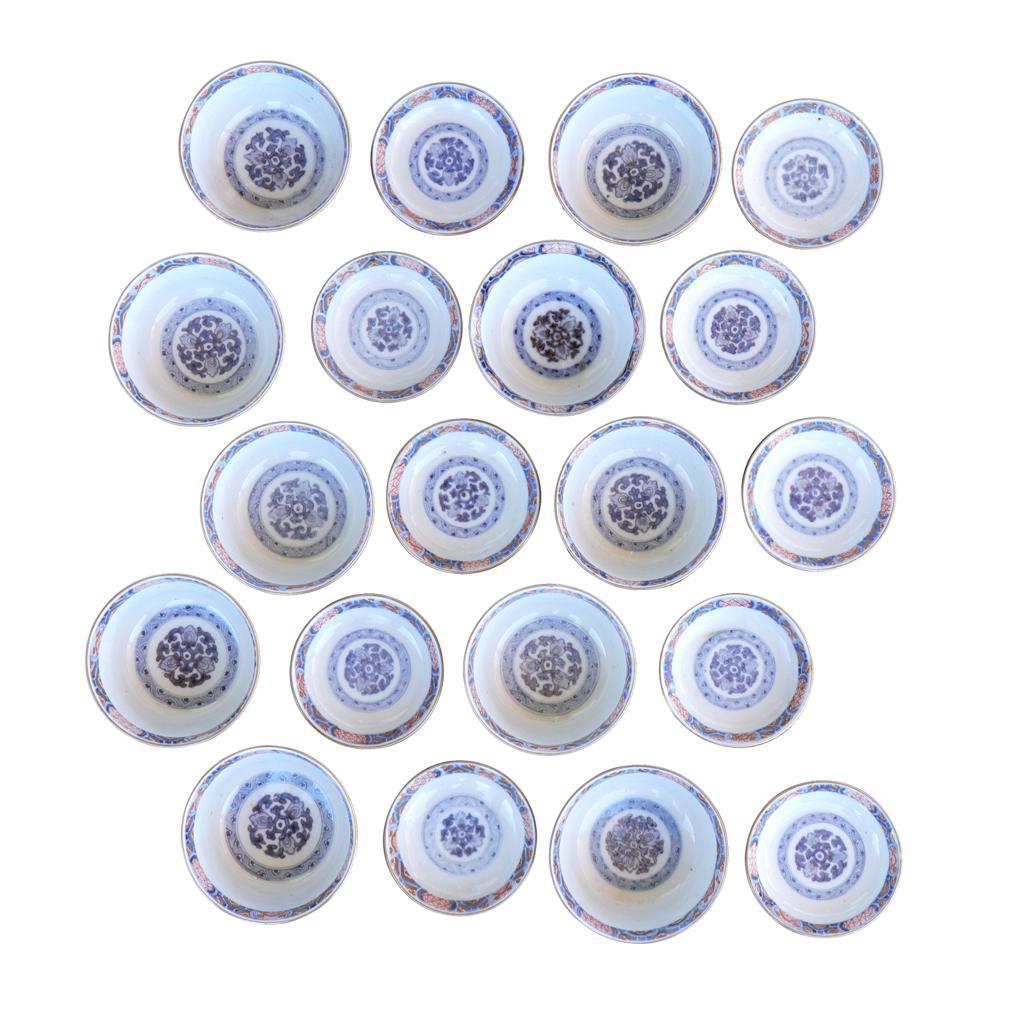 Début du 20ème siècle Ensemble de dix bols à soupe couverts anciens en porcelaine Imari Porcelain en vente