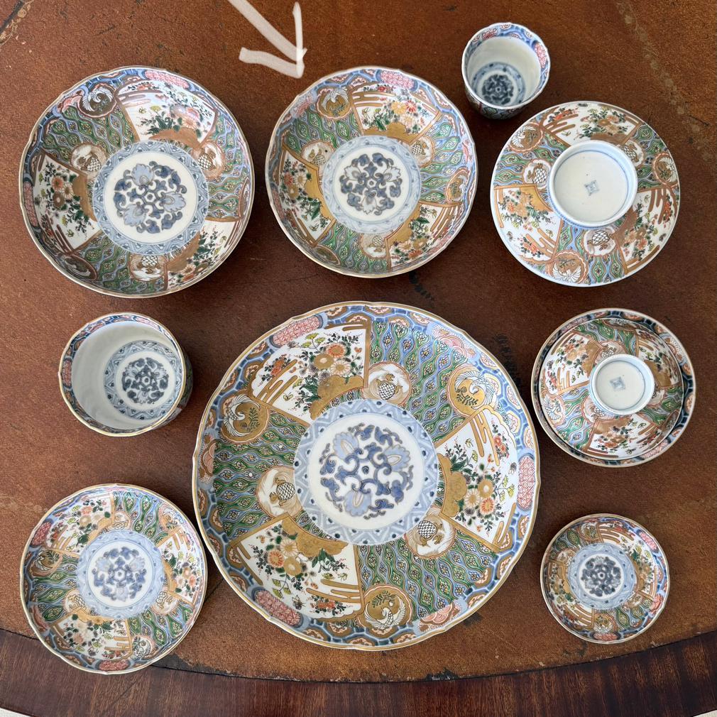 Ensemble de dix bols peu profonds anciens en porcelaine Imari Porcelain en vente 1