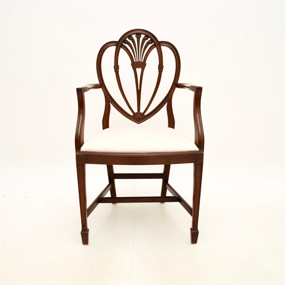 Set of Ten Antique Shield Back Dining Chairs In Good Condition In London, GB