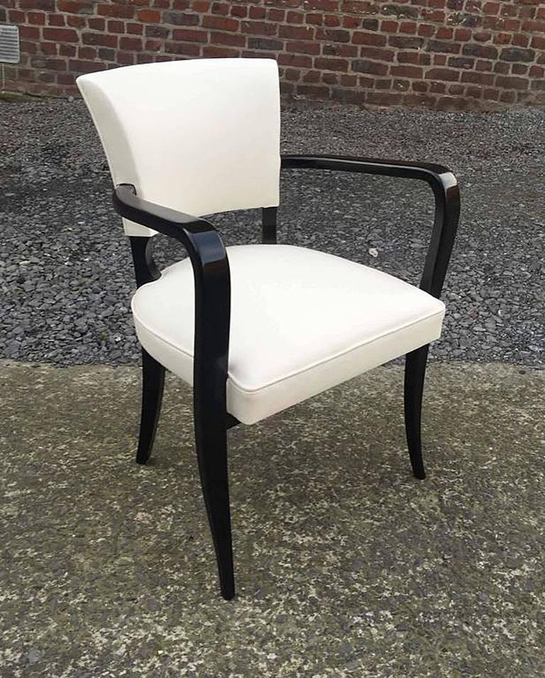 Set of Ten Art Deco Armchairs in Blackened Wood and Ivory Color Leather  In Excellent Condition For Sale In Saint-Ouen, FR