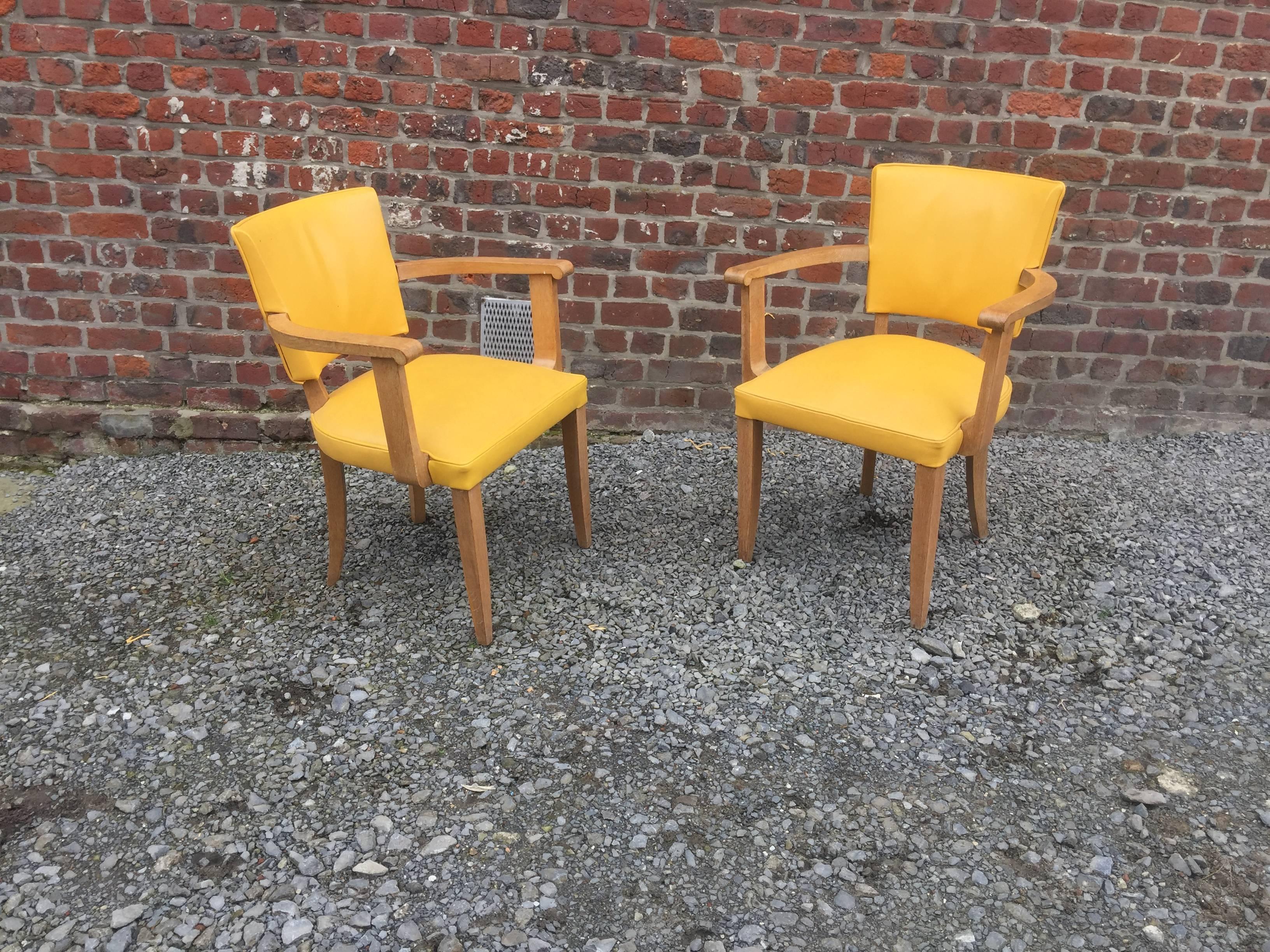 Set von zehn Art-Déco-Sesseln aus Eiche und Leder, um 1940 im Angebot 4