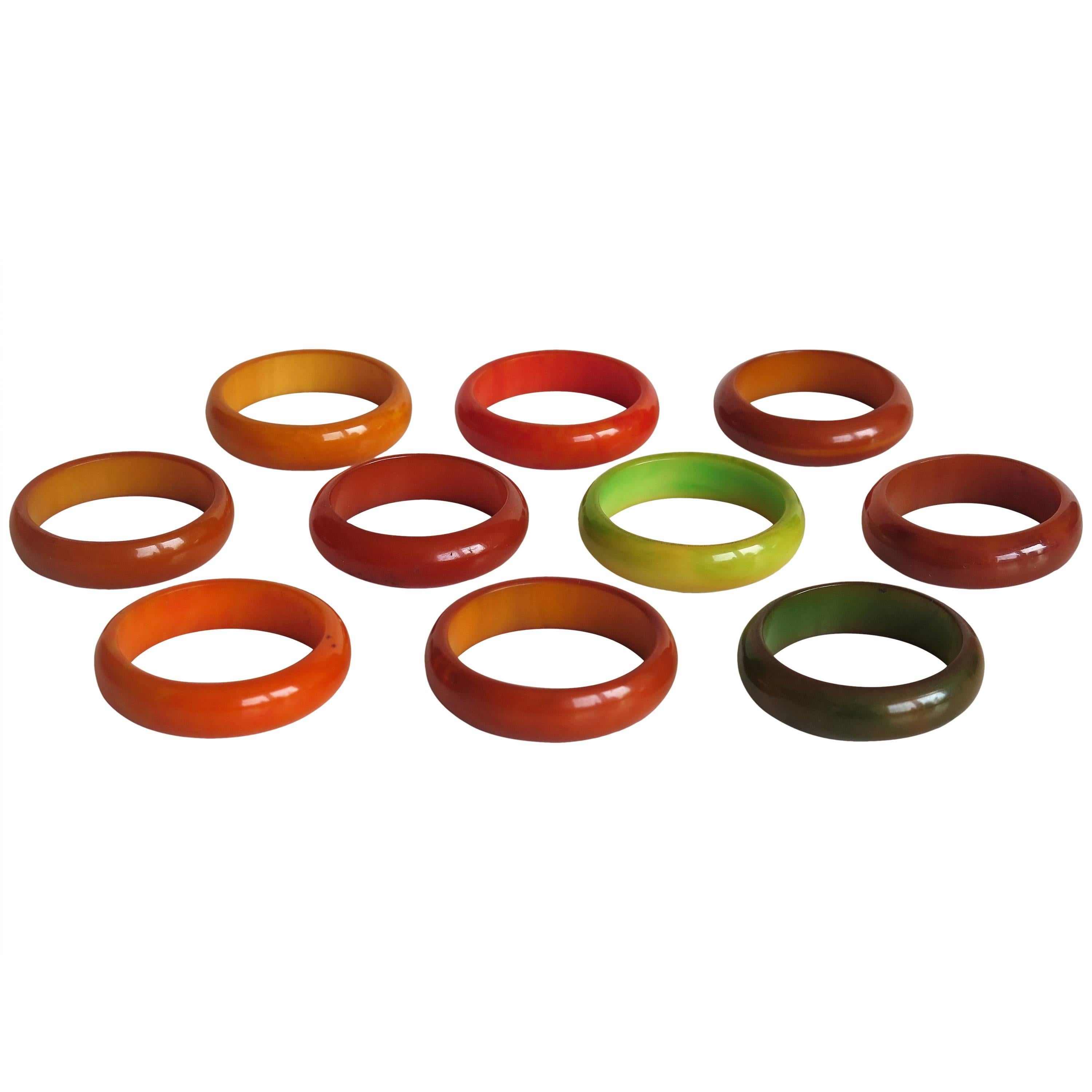 Set of TEN Art Deco Period Bakelite Circular Napkin Rings, circa 1930