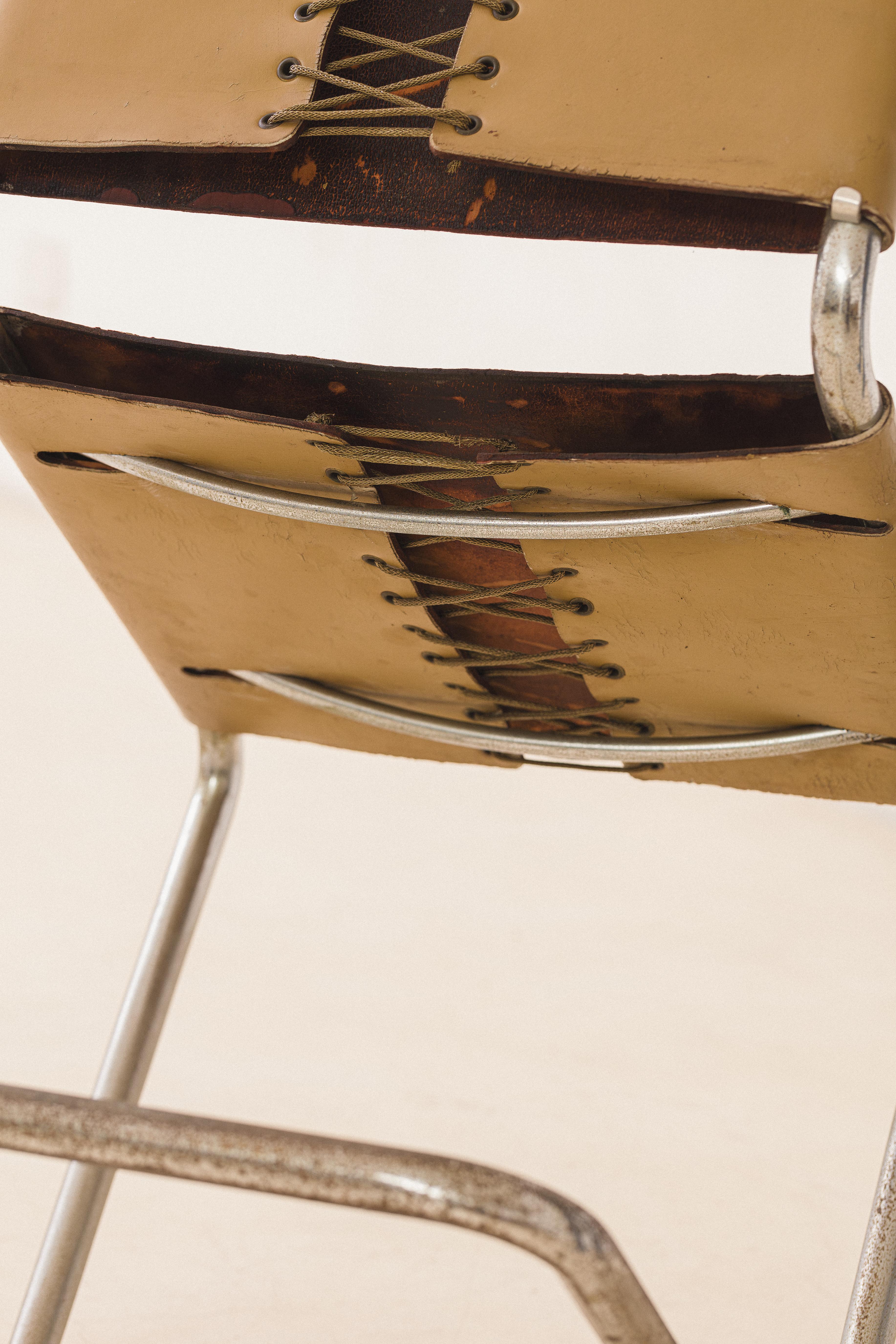 Conjunto de diez Sillas B33 diseño de Marcel Breuer, Hierro y Cuero, Brasil, 1980 en venta 5