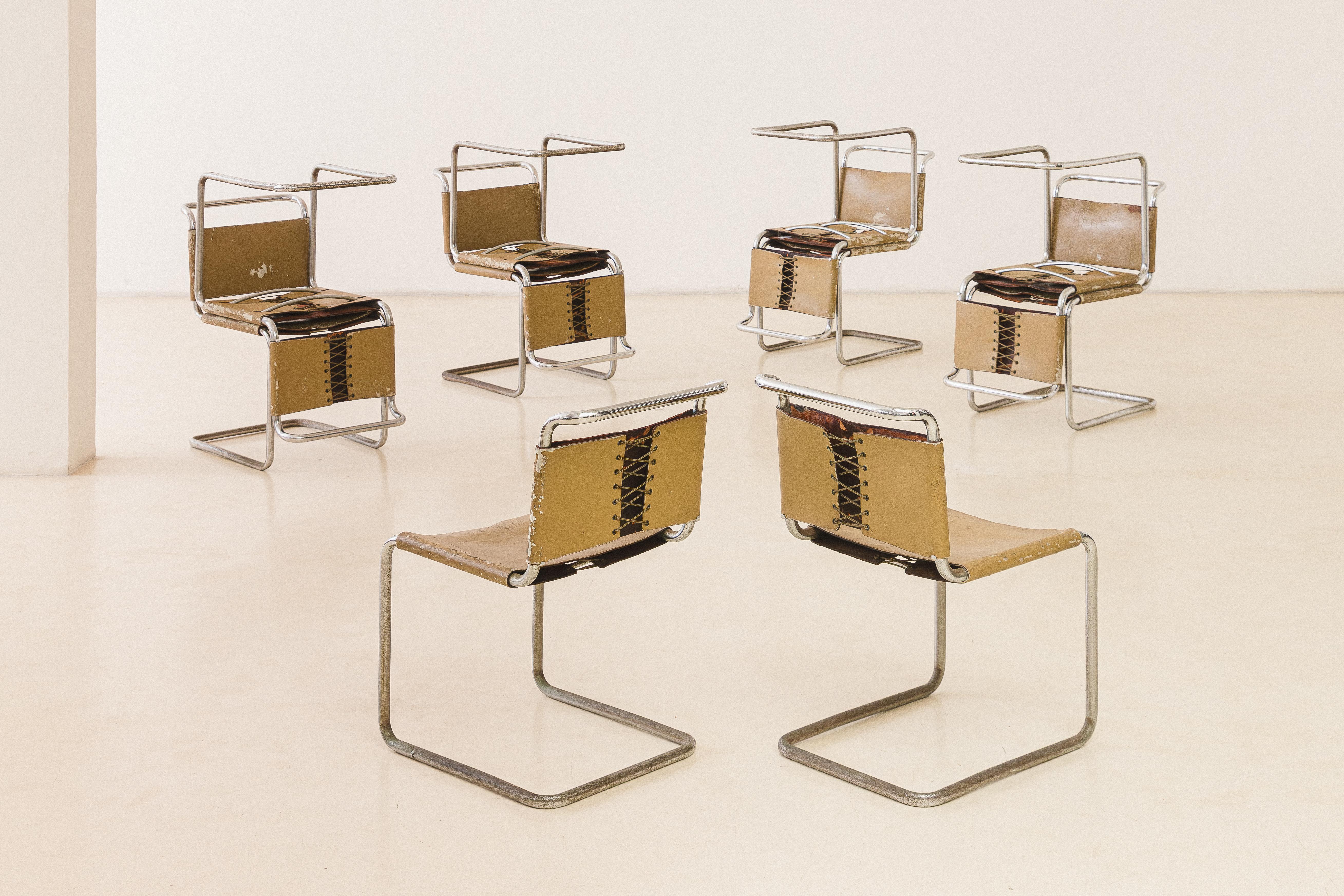 Conjunto de diez Sillas B33 diseño de Marcel Breuer, Hierro y Cuero, Brasil, 1980 en venta 7