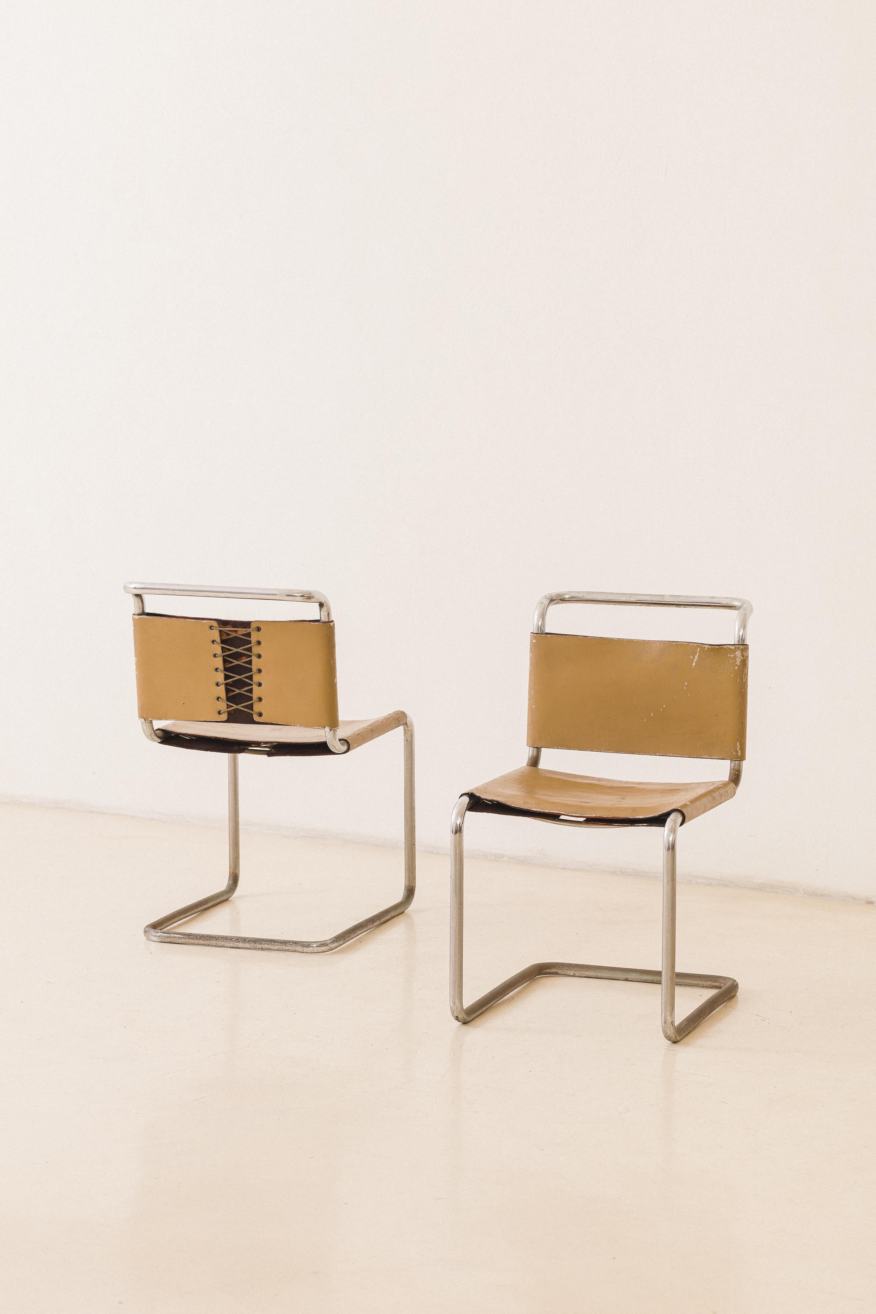 Conjunto de diez Sillas B33 diseño de Marcel Breuer, Hierro y Cuero, Brasil, 1980 Moderno de mediados de siglo en venta
